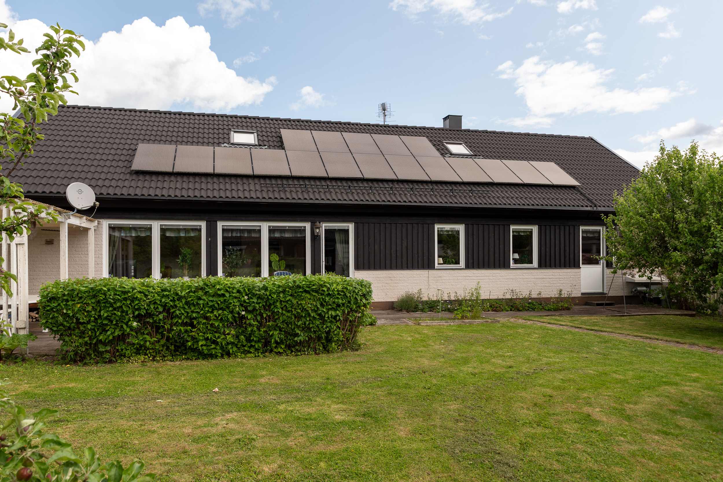 Bostadsbild från Trestegsgatan 8, Såld i Rönnby, Västerås