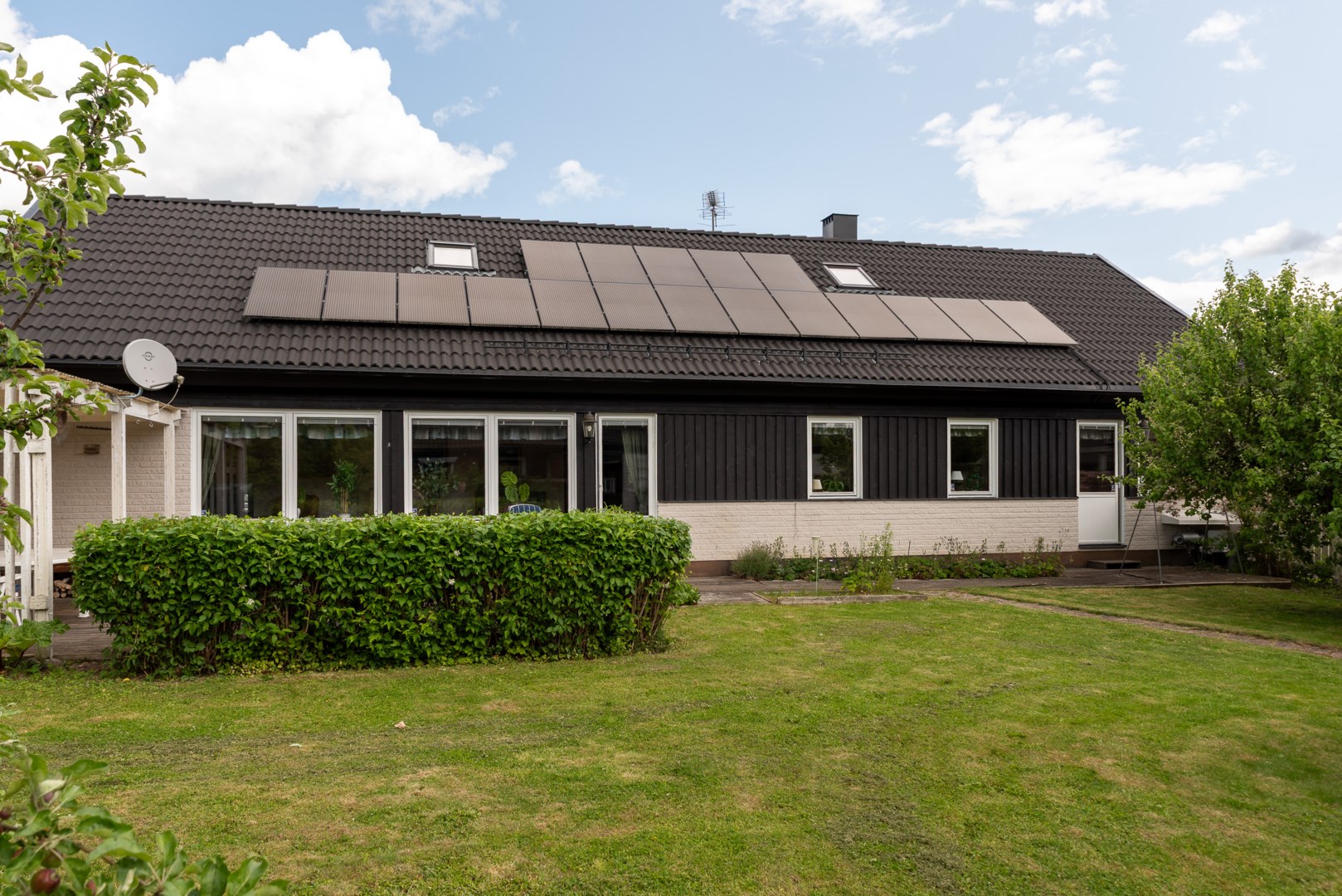 Bostadsbild från Trestegsgatan 8, Såld i Rönnby, Västerås