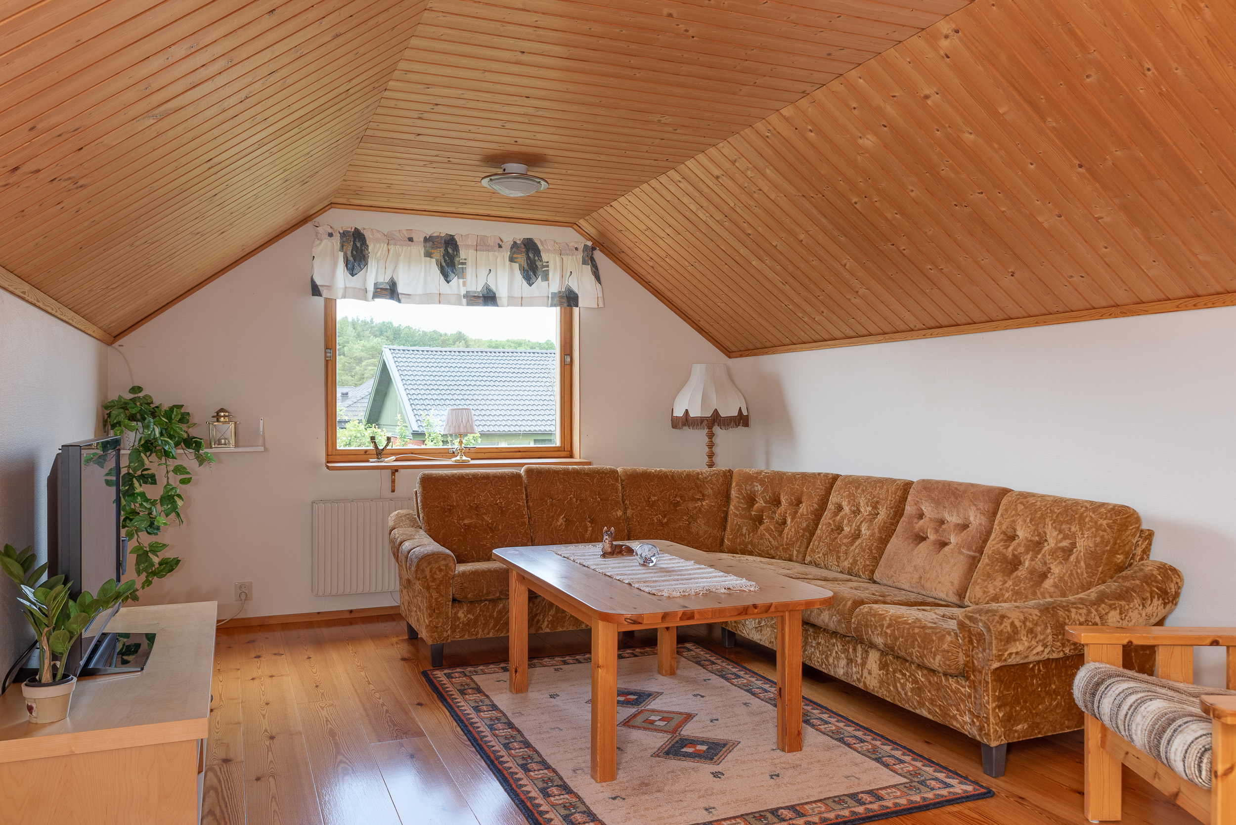 Bostadsbild från Trestegsgatan 8, Såld i Rönnby, Västerås