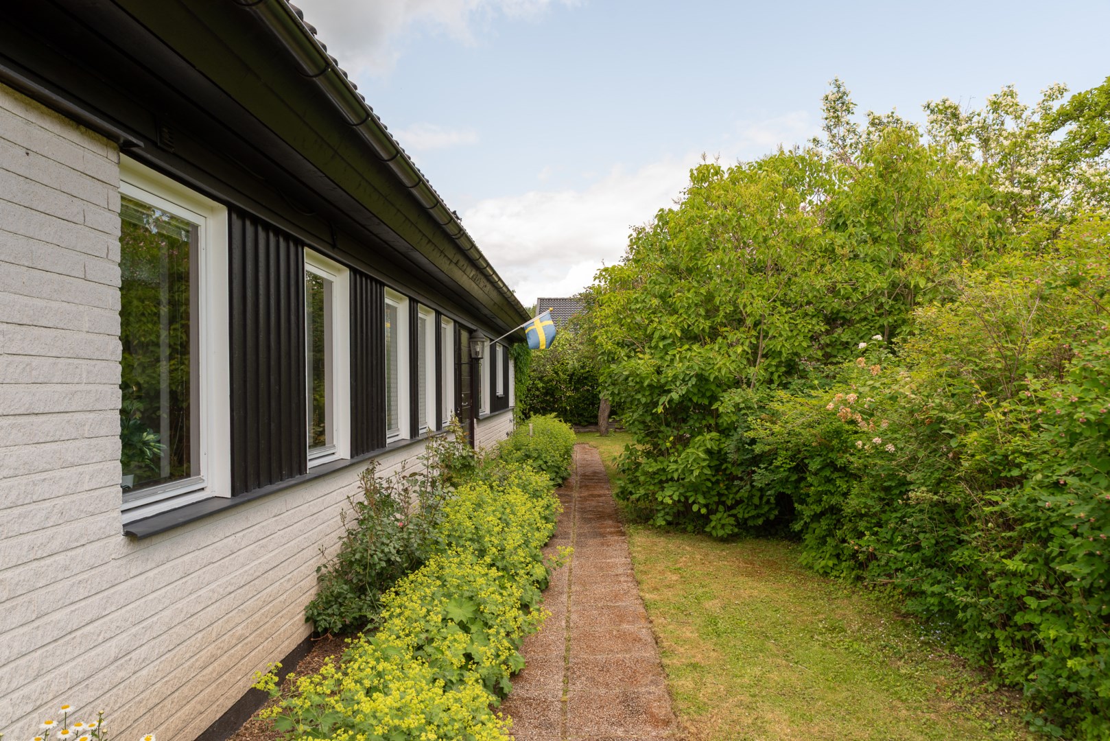 Bostadsbild från Trestegsgatan 8, Såld i Rönnby, Västerås