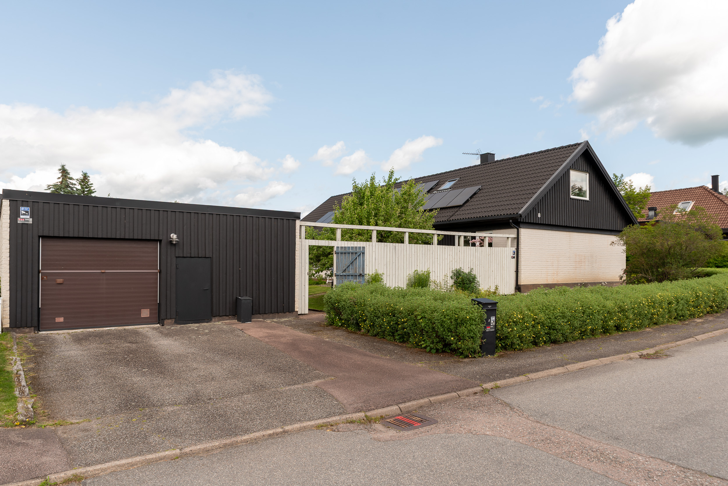 Bostadsbild från Trestegsgatan 8, Såld i Rönnby, Västerås