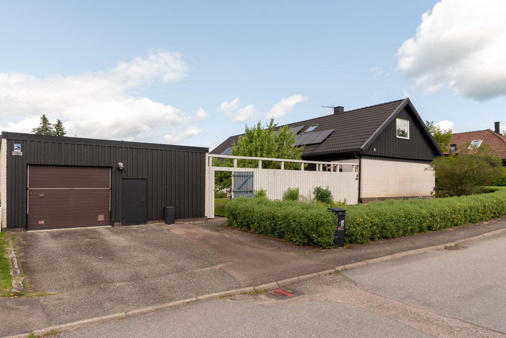 Bostadsbild från Trestegsgatan 8, Såld i Rönnby, Västerås