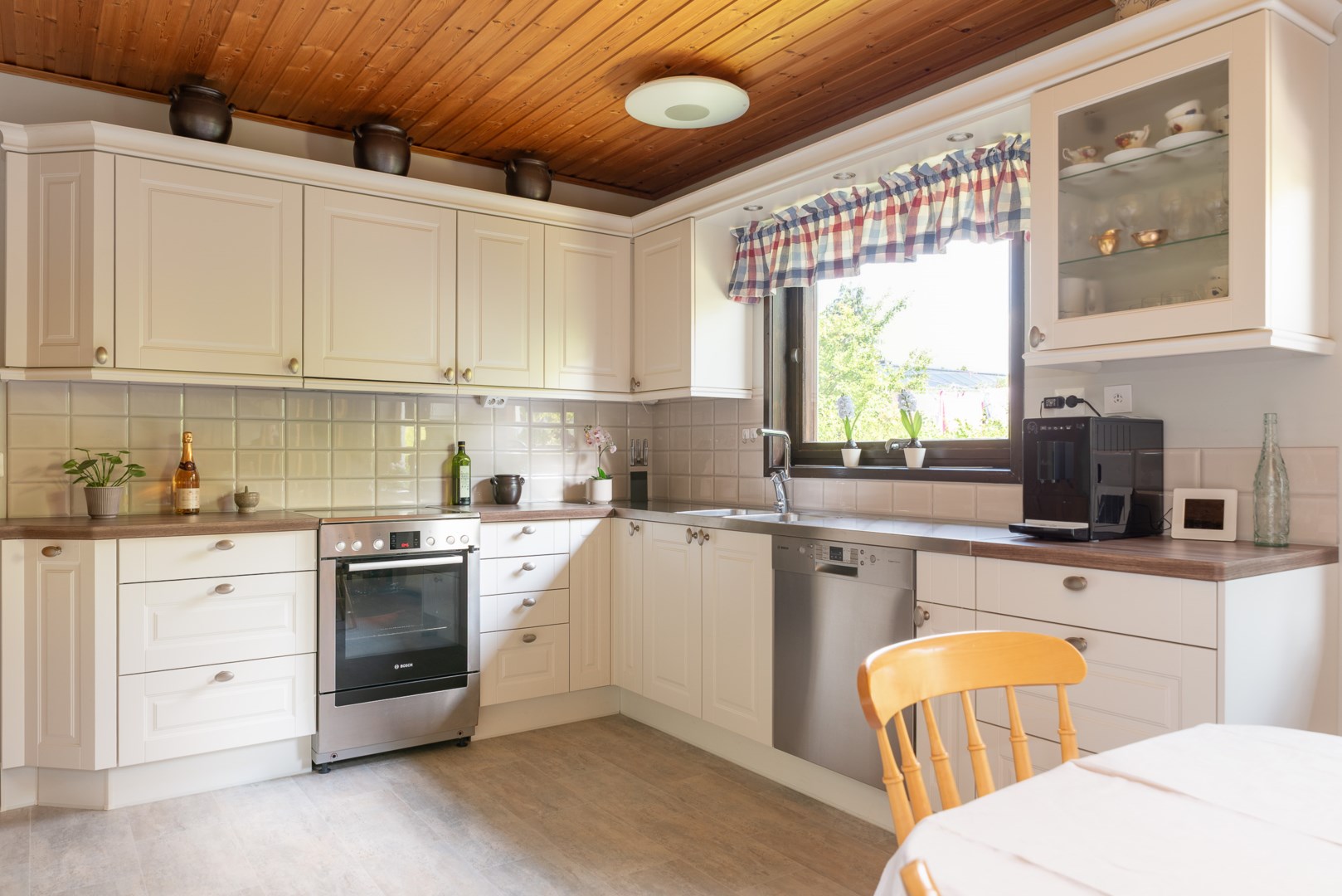 Bostadsbild från Trestegsgatan 8, Såld i Rönnby, Västerås