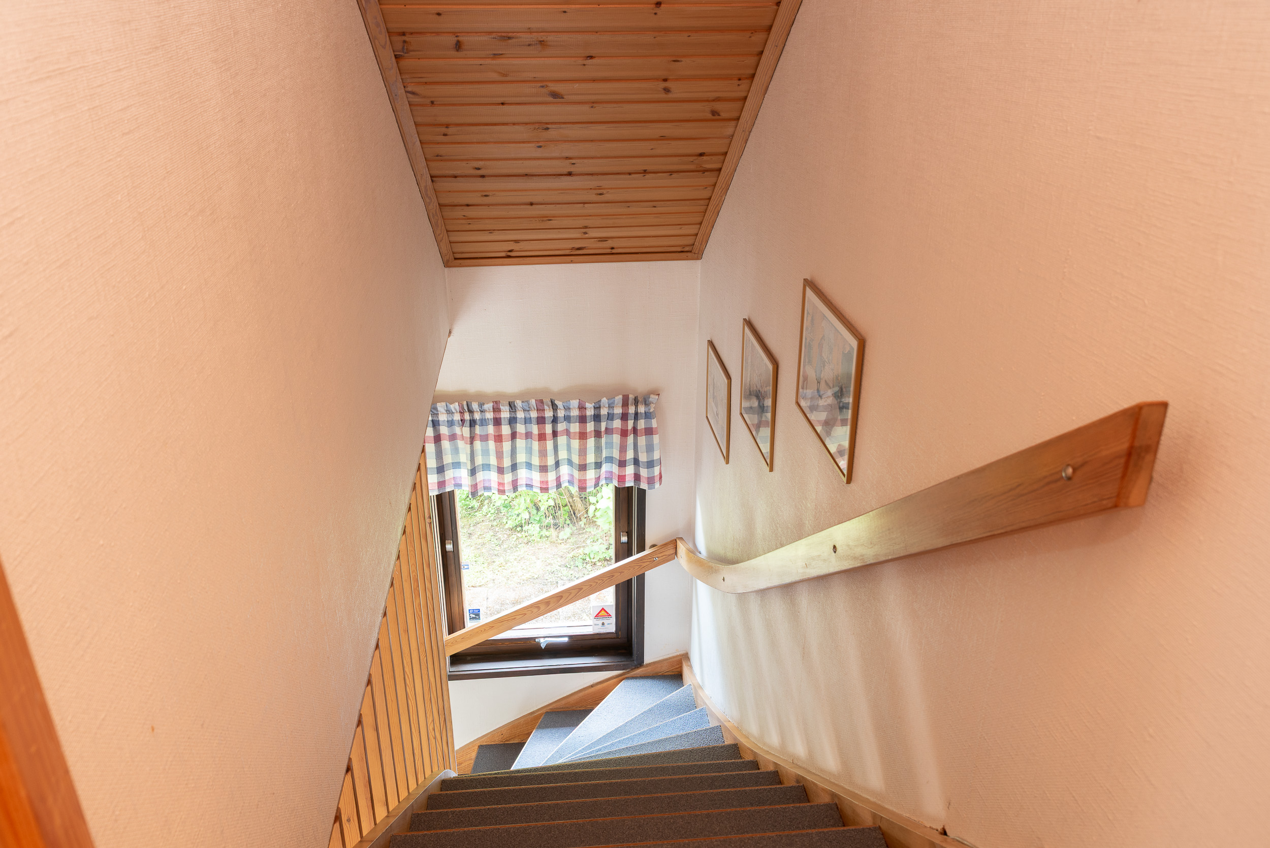 Bostadsbild från Trestegsgatan 8, Såld i Rönnby, Västerås