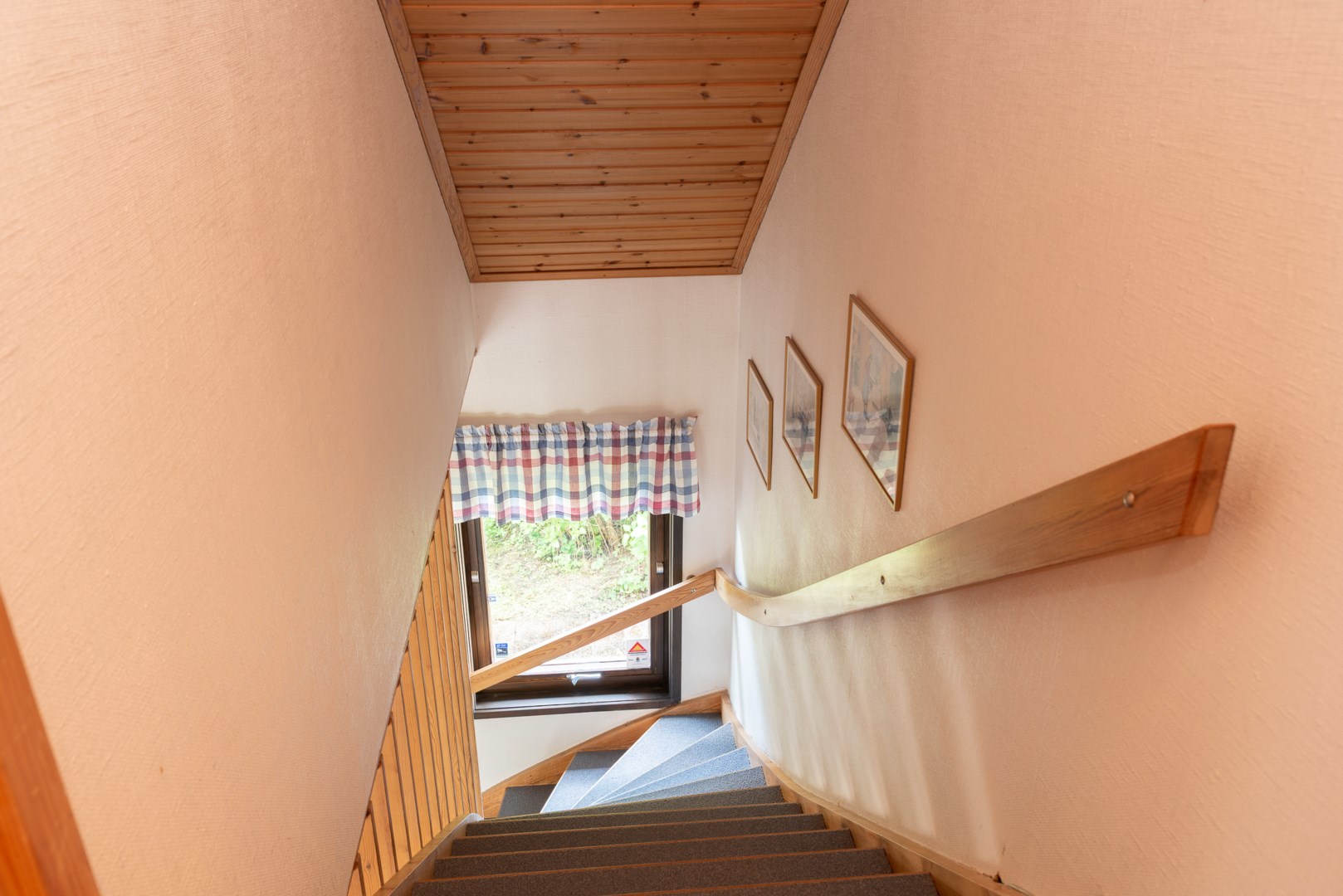 Bostadsbild från Trestegsgatan 8, Såld i Rönnby, Västerås