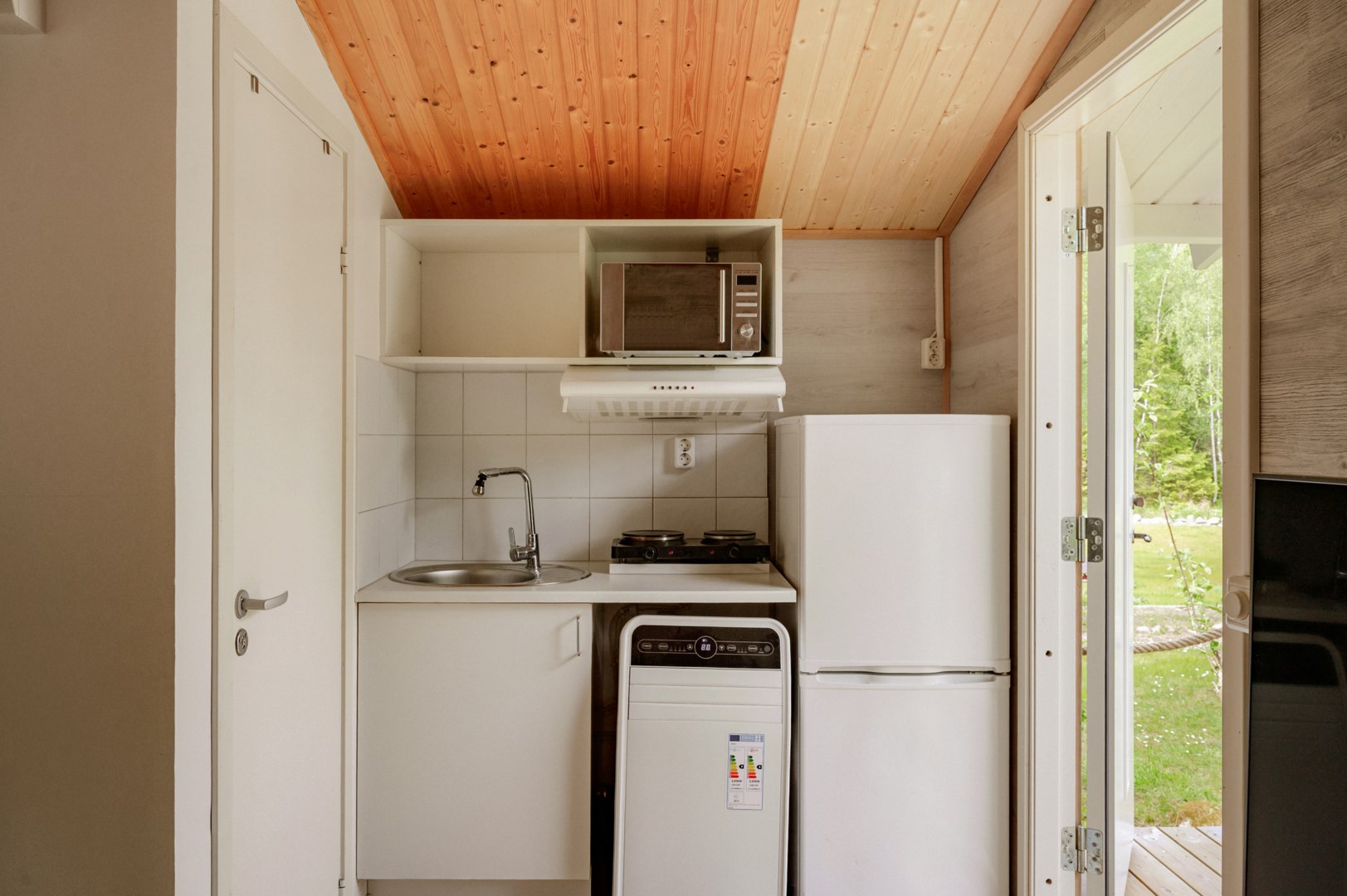 Hall med pentry friggebod