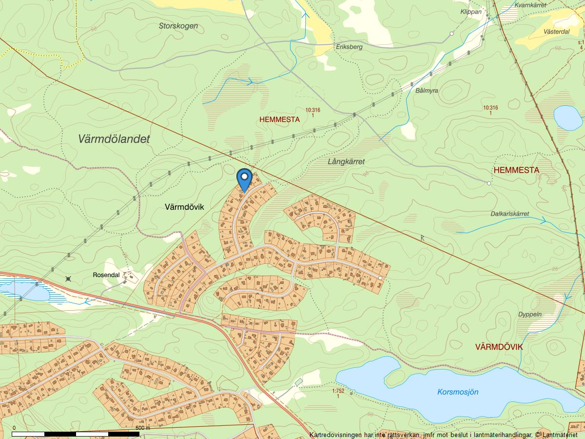 Ogenerat läge med orörda naturmarker som närmsta granne.