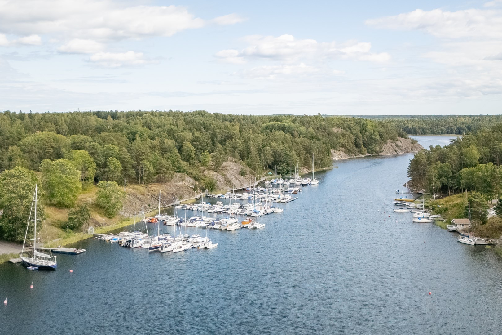 Möjlighet till båtplats i närbelägna Herrviken.