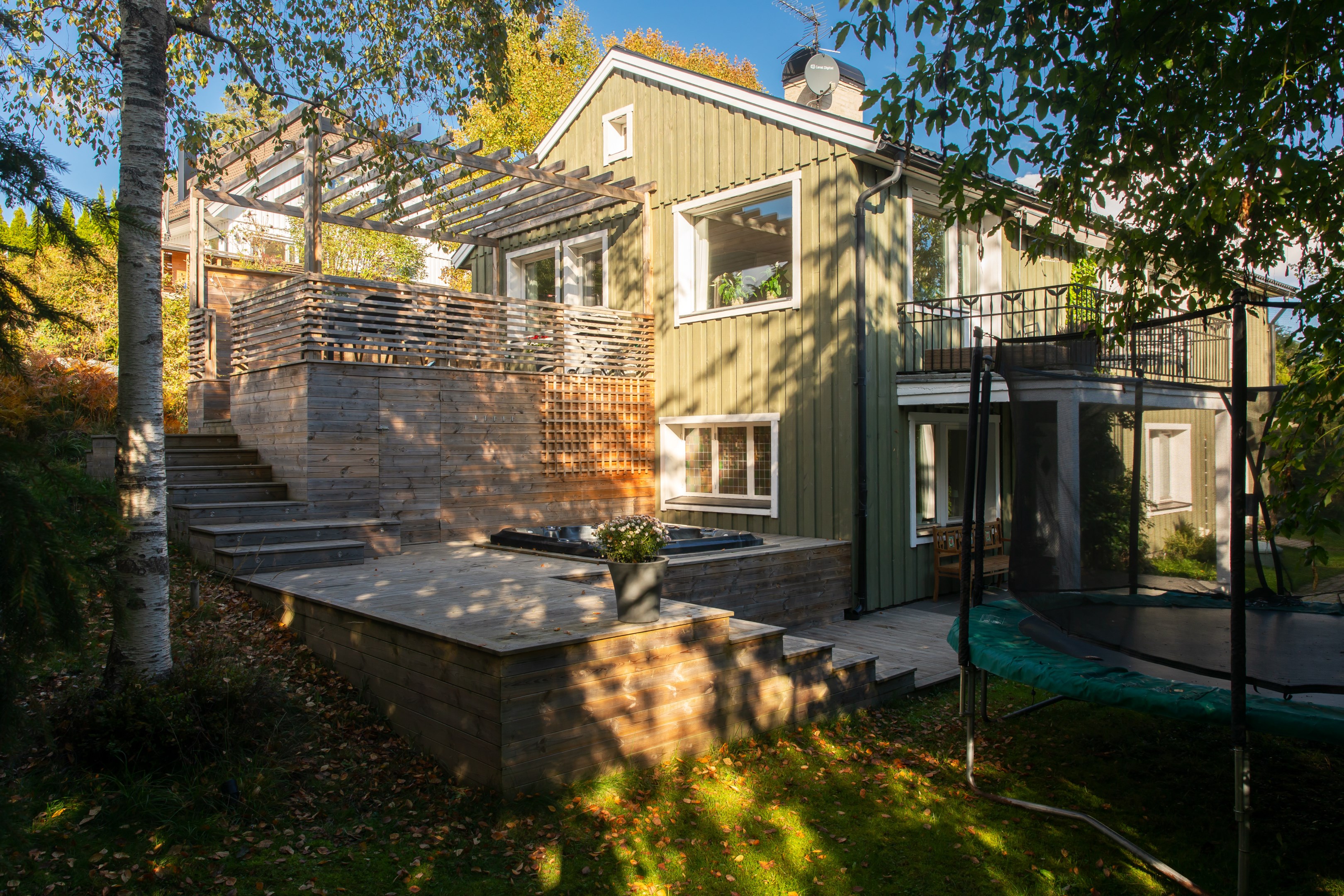 Bostadsbild från Lokevägen 18A, Såld i Lännersta, Nacka