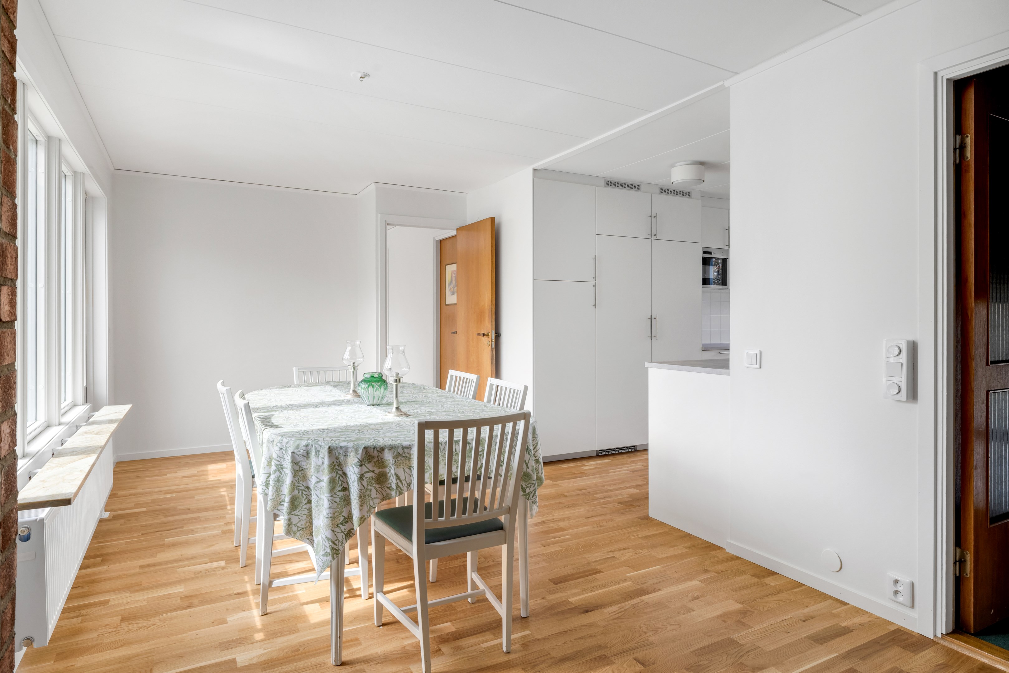 Bostadsbild från Hösträngsvägen 10, Såld i Valsätra, Uppsala