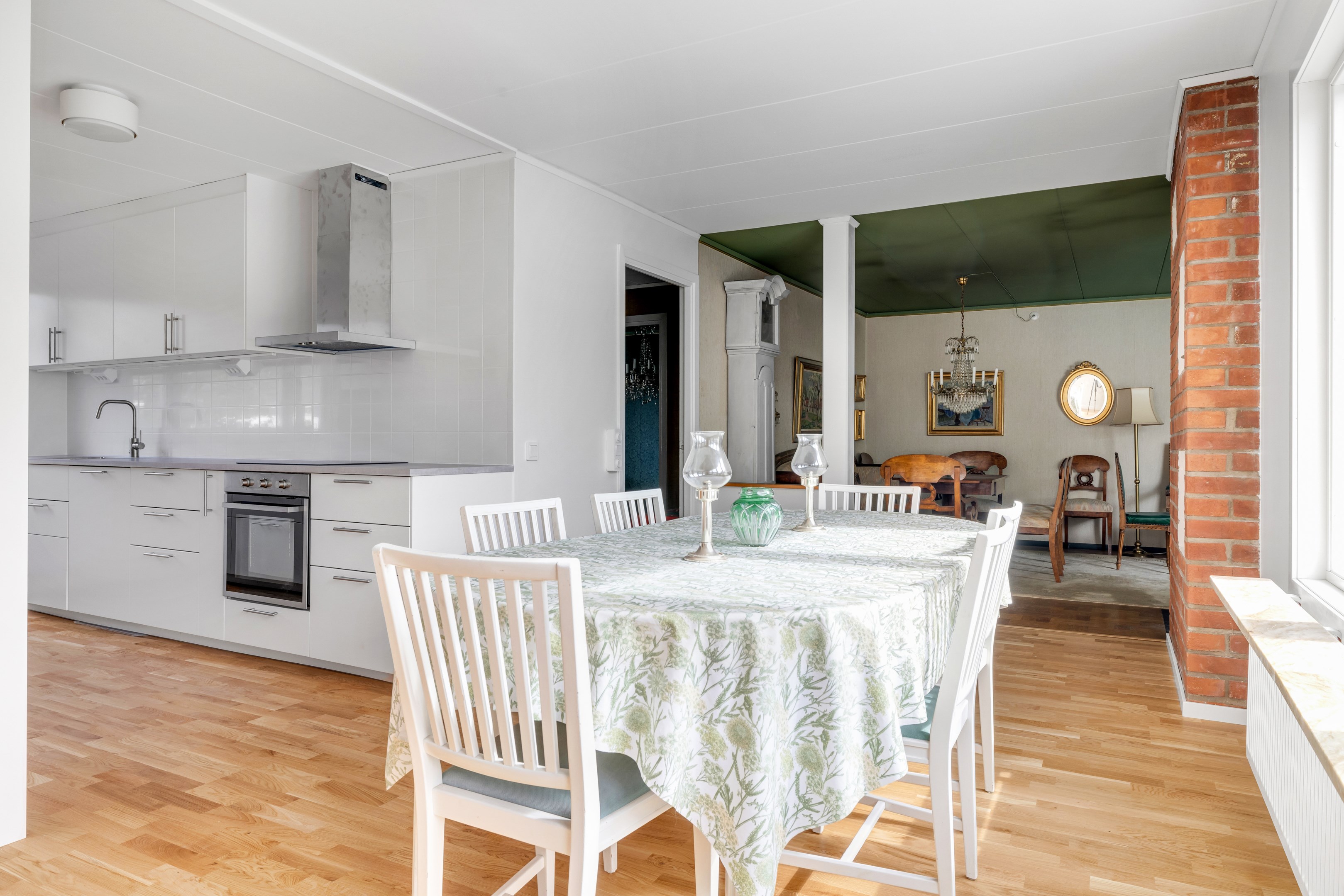 Bostadsbild från Hösträngsvägen 10, Såld i Valsätra, Uppsala