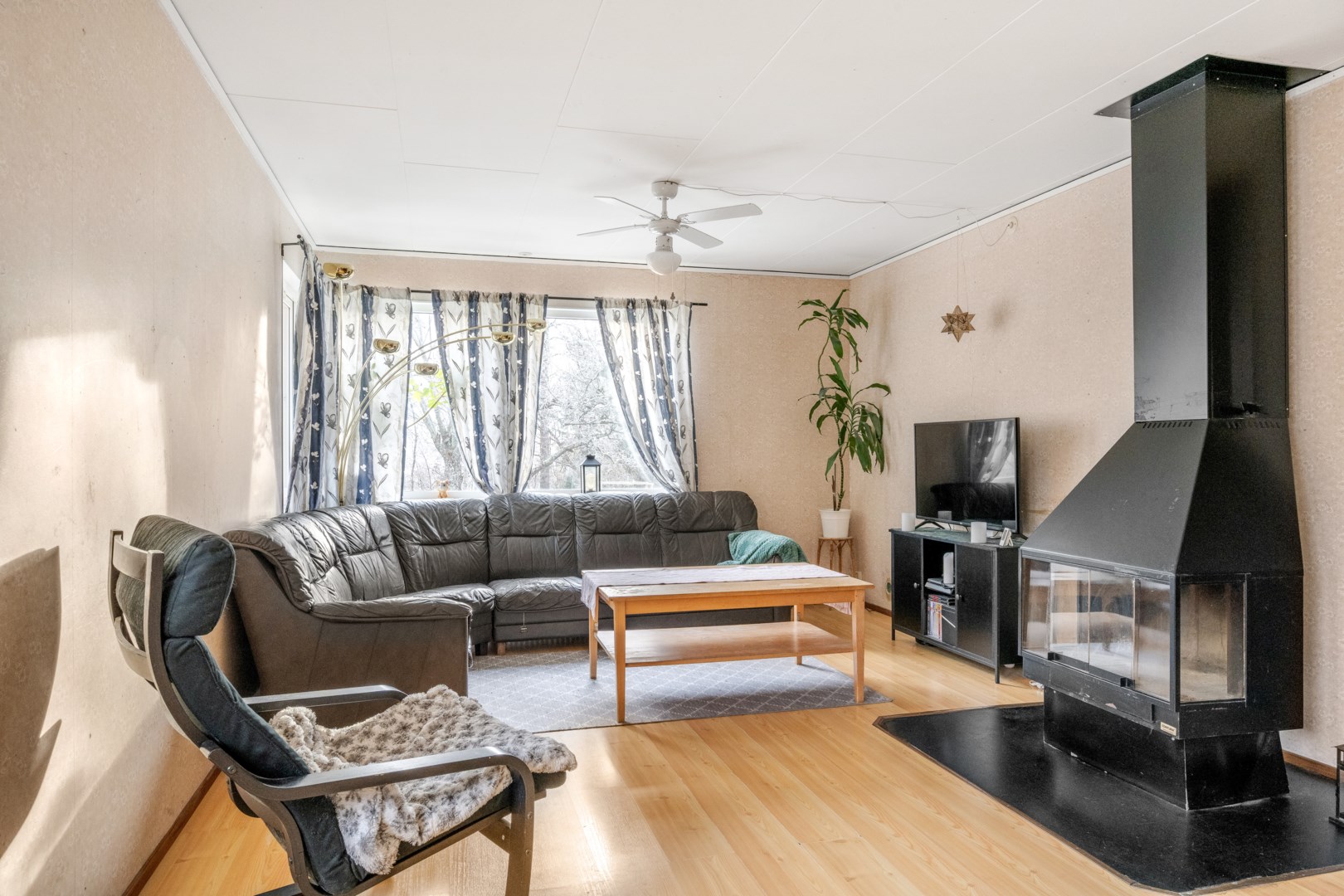 Bostadsbild från Killinge byväg 25, Till salu i Killinge/Kvarnnibble, Upplands-Bro