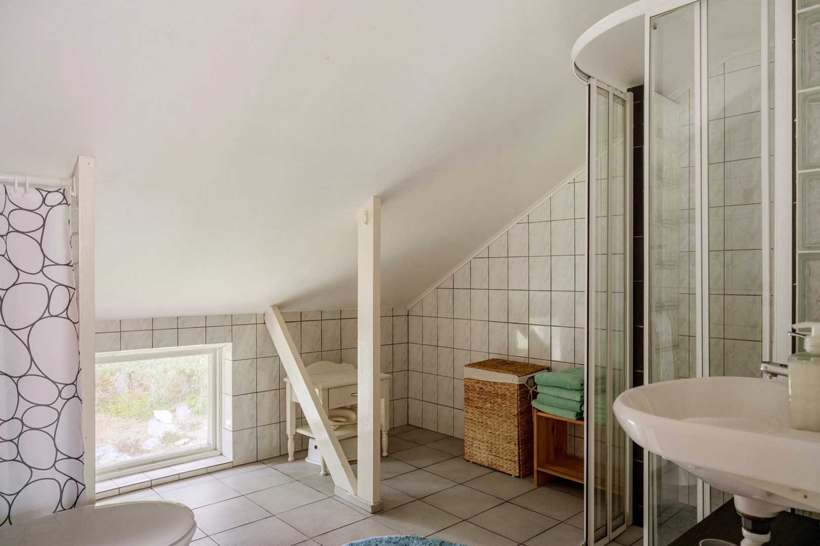 Bostadsbild från Svärtgärdsvägen 25, Såld i Fagerholm, Värmdö