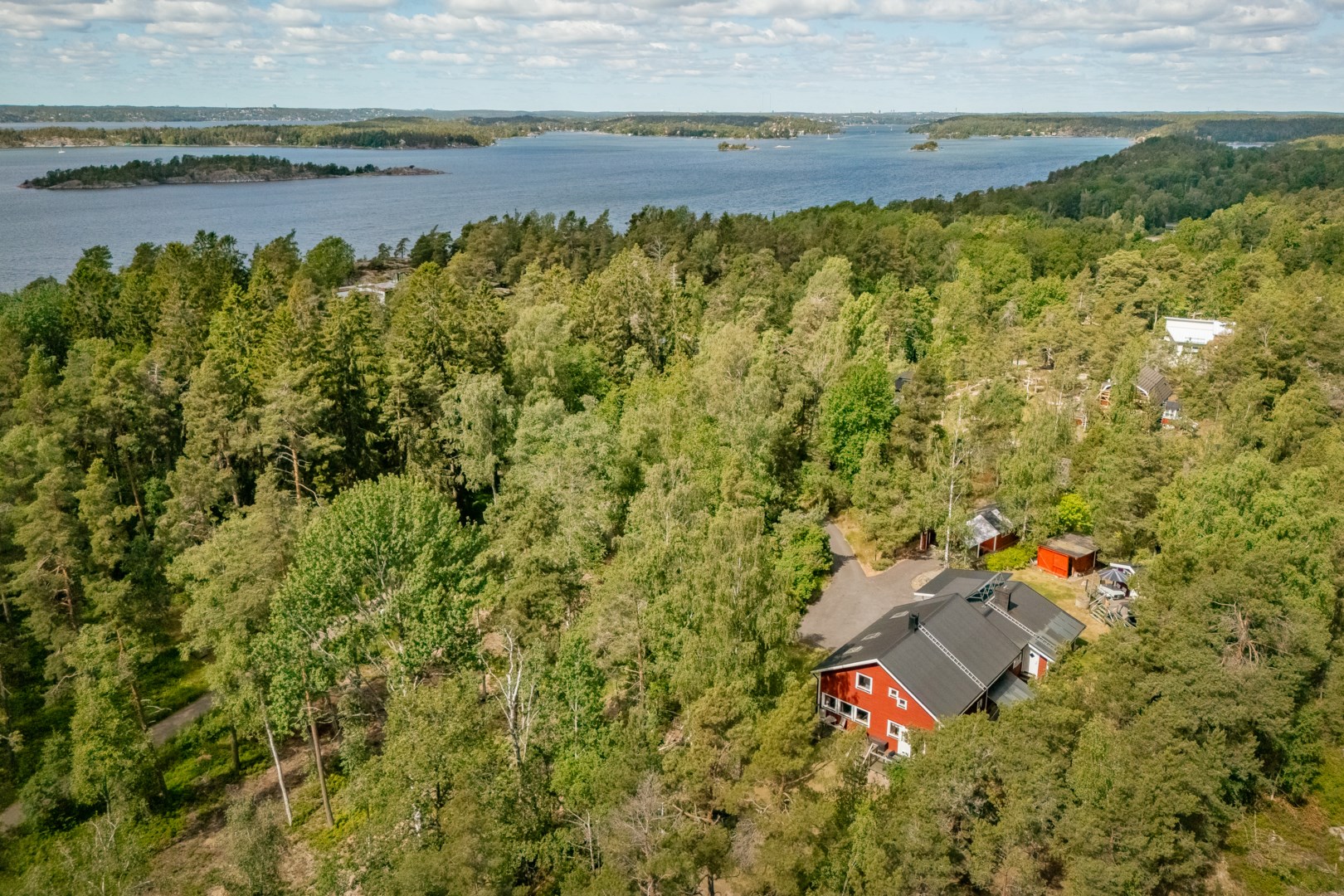 Bostadsbild från Svärtgärdsvägen 25, Såld i Fagerholm, Värmdö