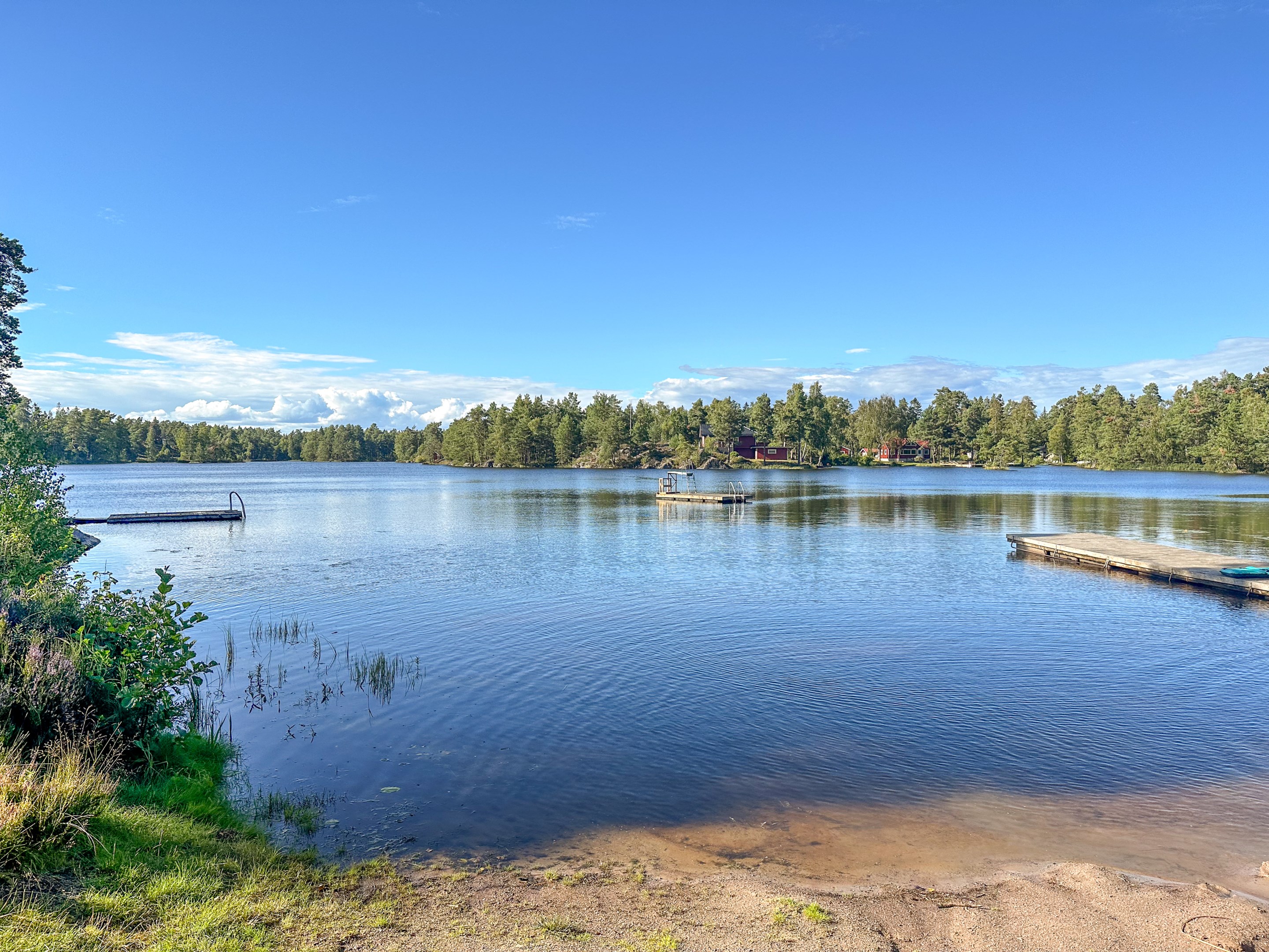 Badplats vid Fiskmyran, en kort promenad bort 