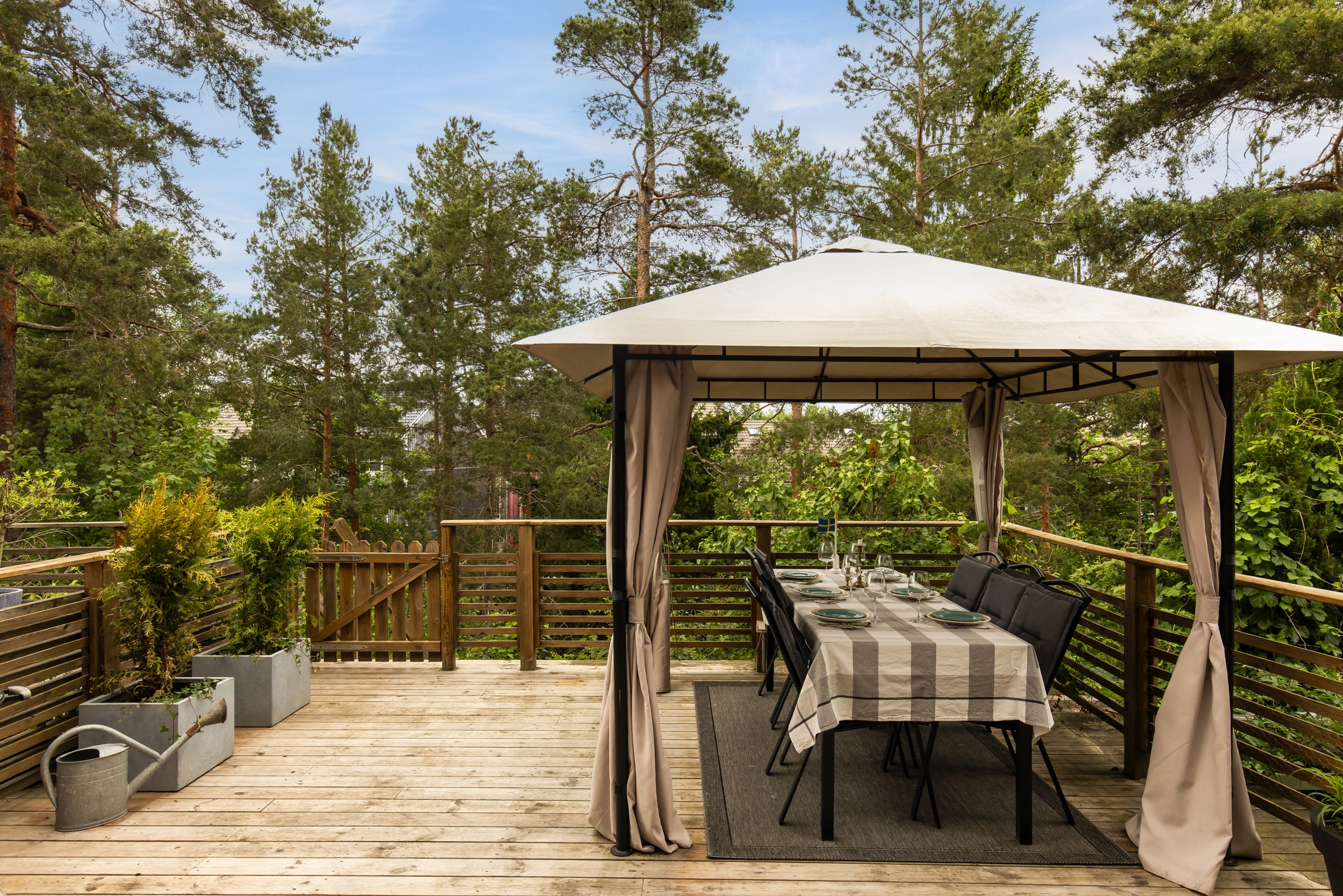 Bostadsbild från Norrholmsvägen 94, Såld i Östra Orminge, Nacka