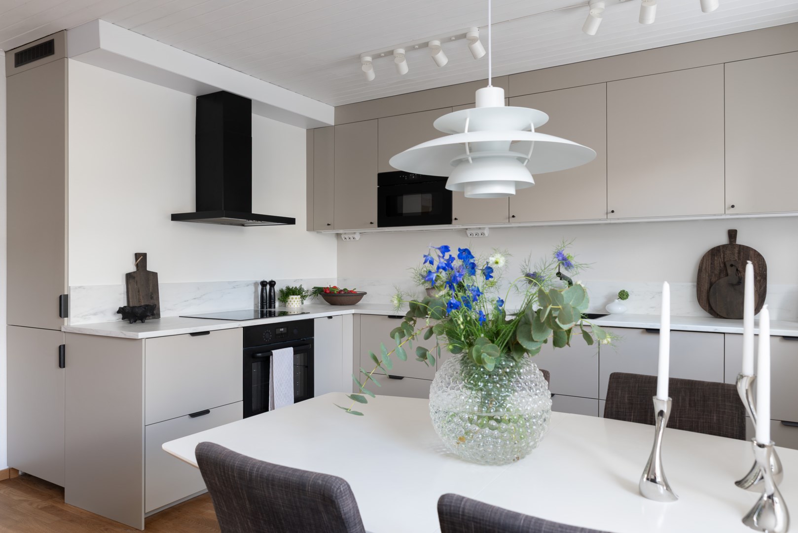 Bostadsbild från Lövstagatan 91, Såld i Malmaberg, Västerås