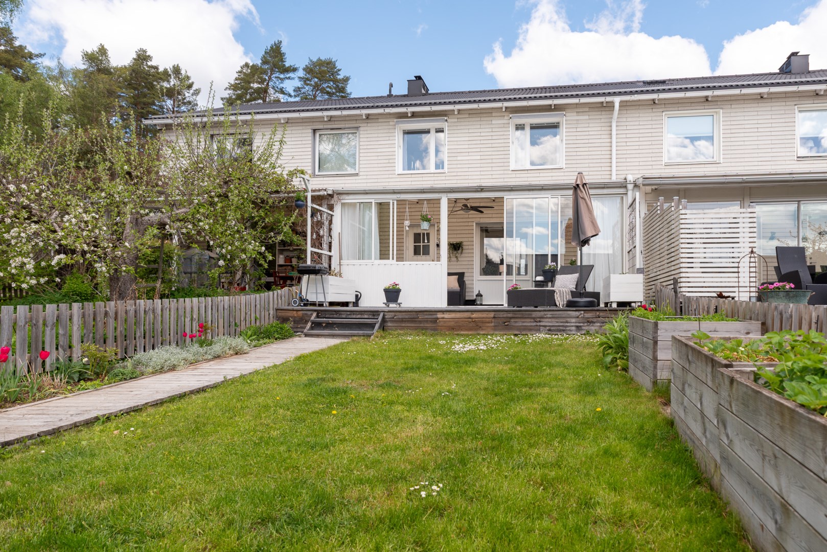 Bostadsbild från Lövstagatan 91, Såld i Malmaberg, Västerås