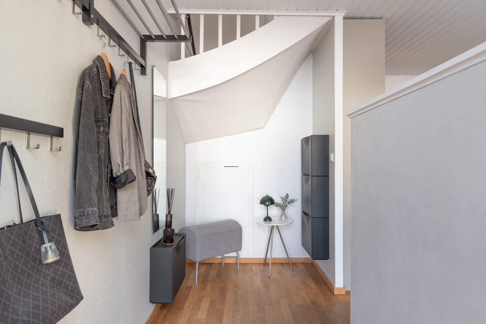 Bostadsbild från Lövstagatan 91, Såld i Malmaberg, Västerås