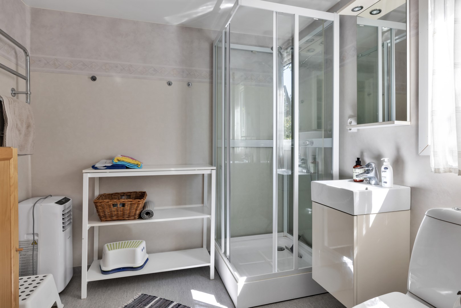 Bostadsbild från Vreta strandväg 50, Såld i Vreta, Uppsala