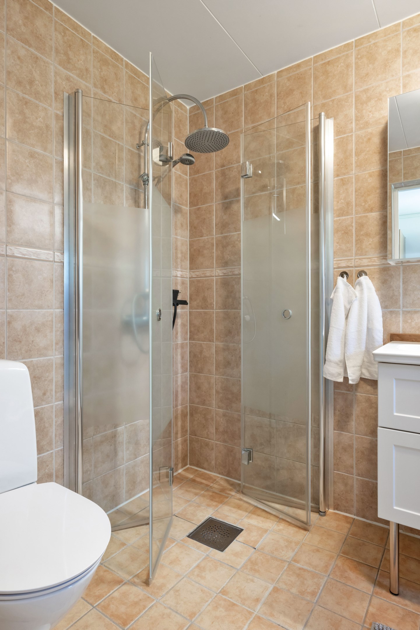 Bostadsbild från Vreta strandväg 50, Såld i Vreta, Uppsala