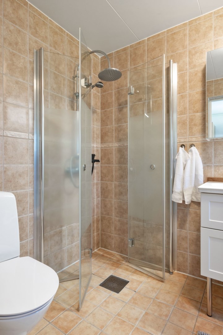 Bostadsbild från Vreta strandväg 50, Såld i Vreta, Uppsala