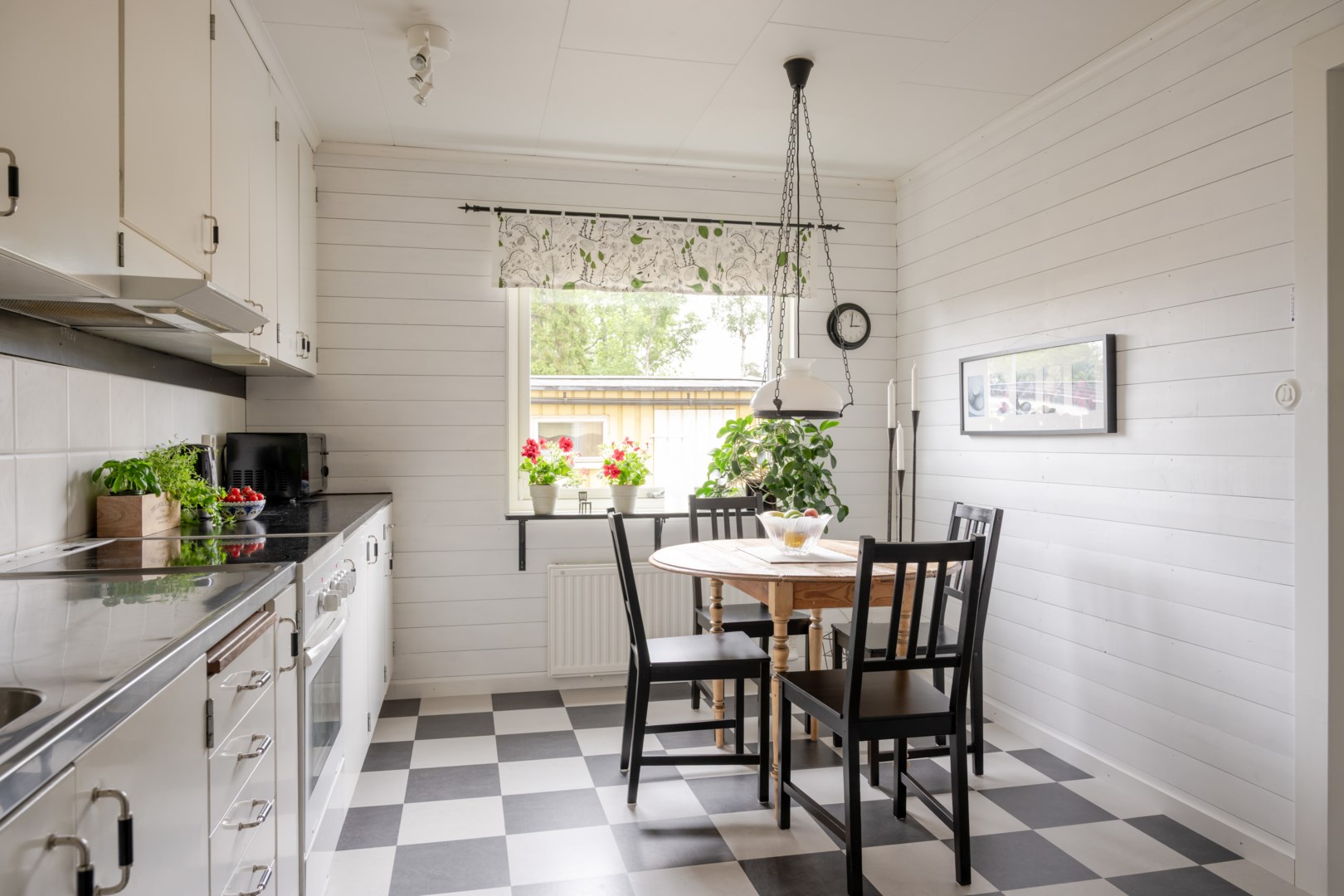 Bostadsbild från Ryavägen 26, Såld i Sollentuna - Töjnan, Sollentuna