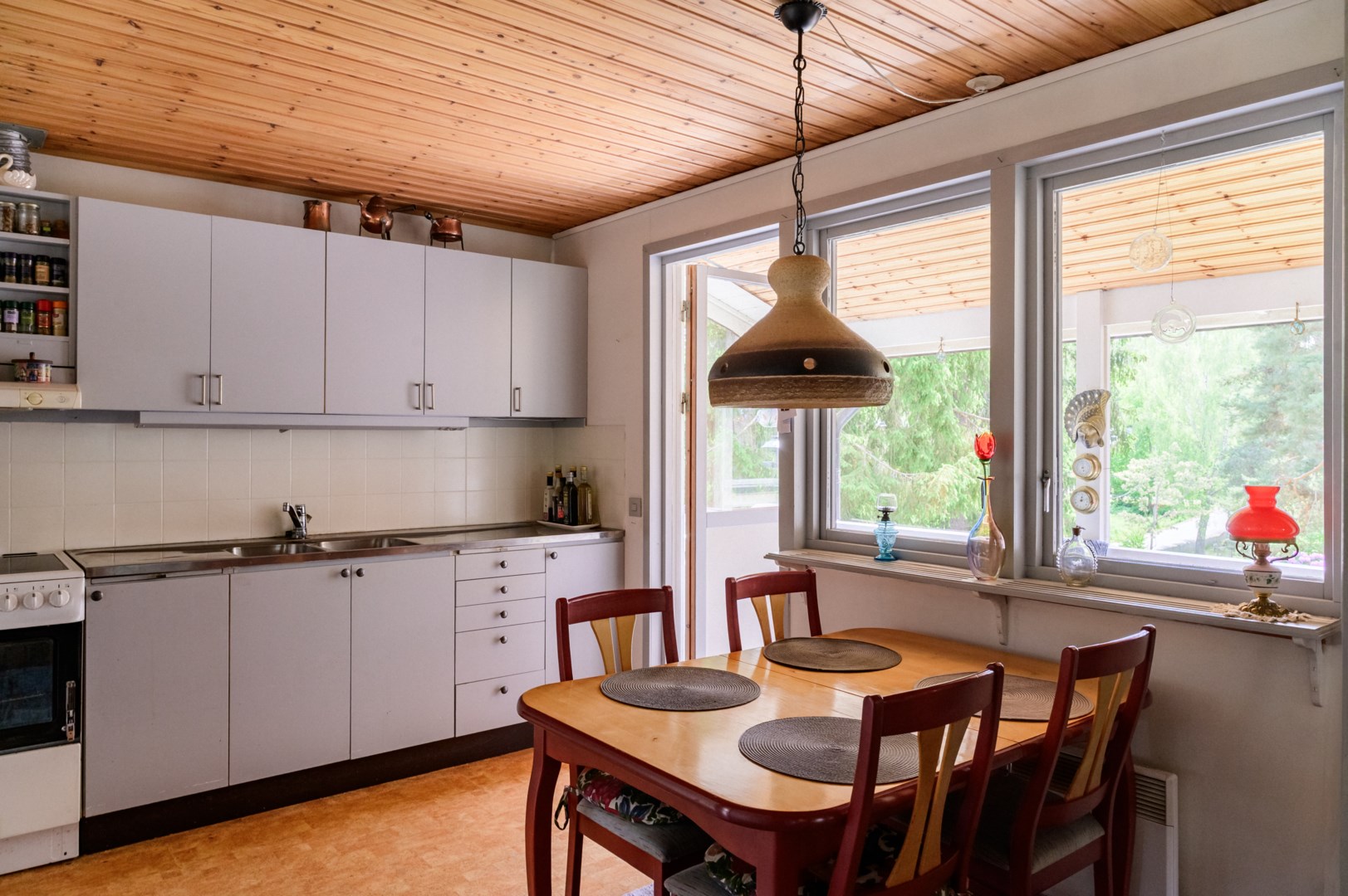 Bostadsbild från Risvägen 30, Såld i Vikingshill, Nacka