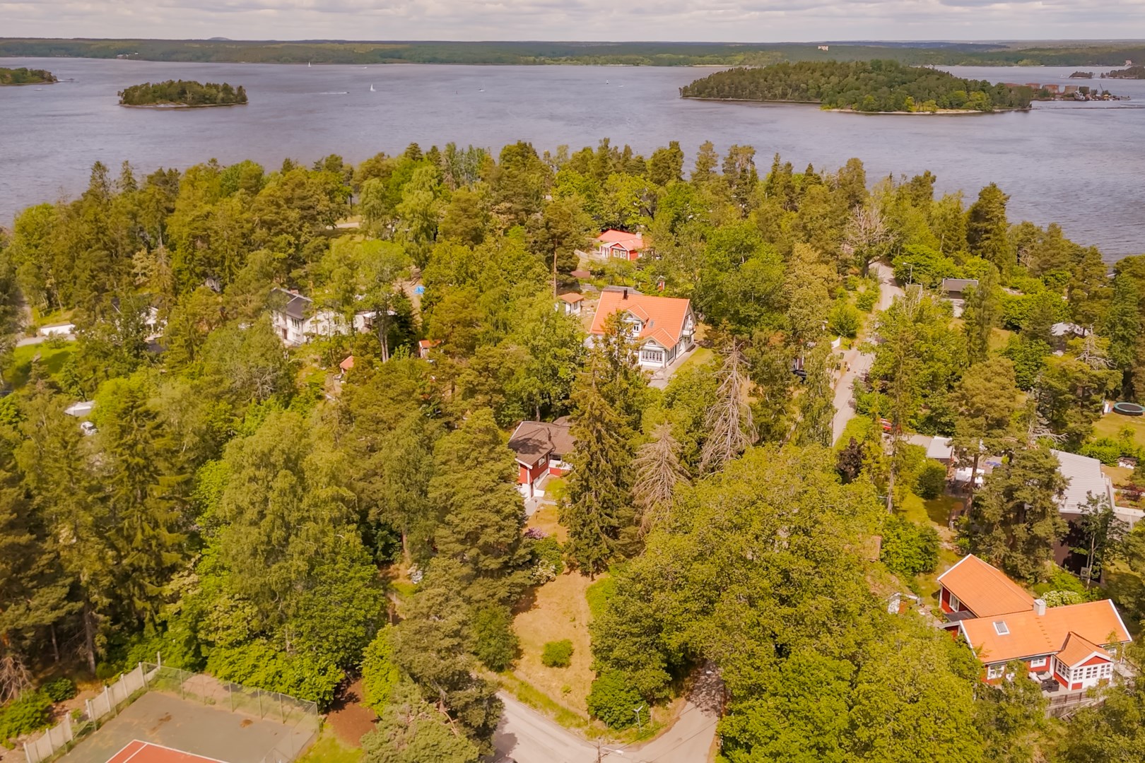 Bostadsbild från Risvägen 30, Såld i Vikingshill, Nacka