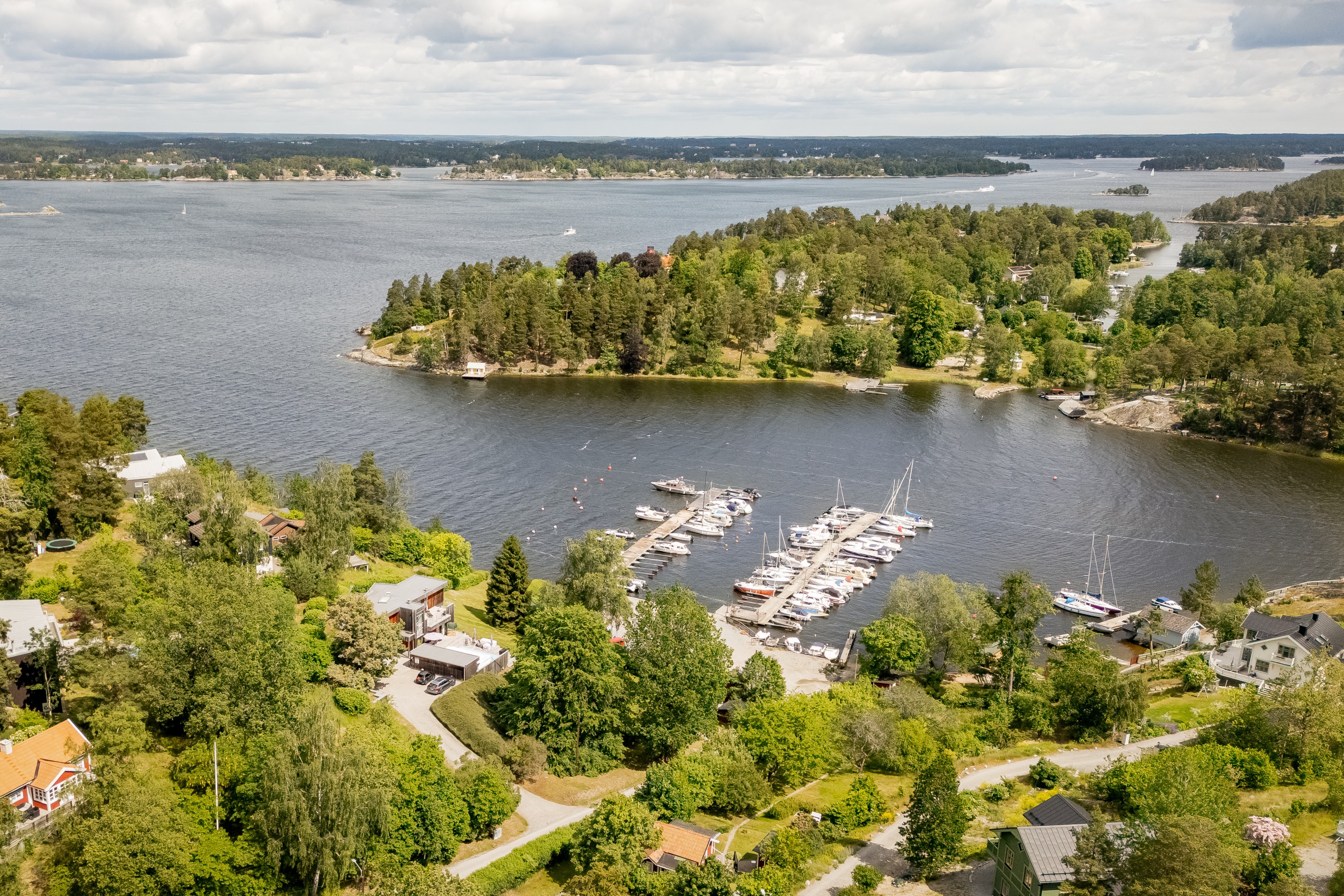 Bostadsbild från Risvägen 30, Såld i Vikingshill, Nacka