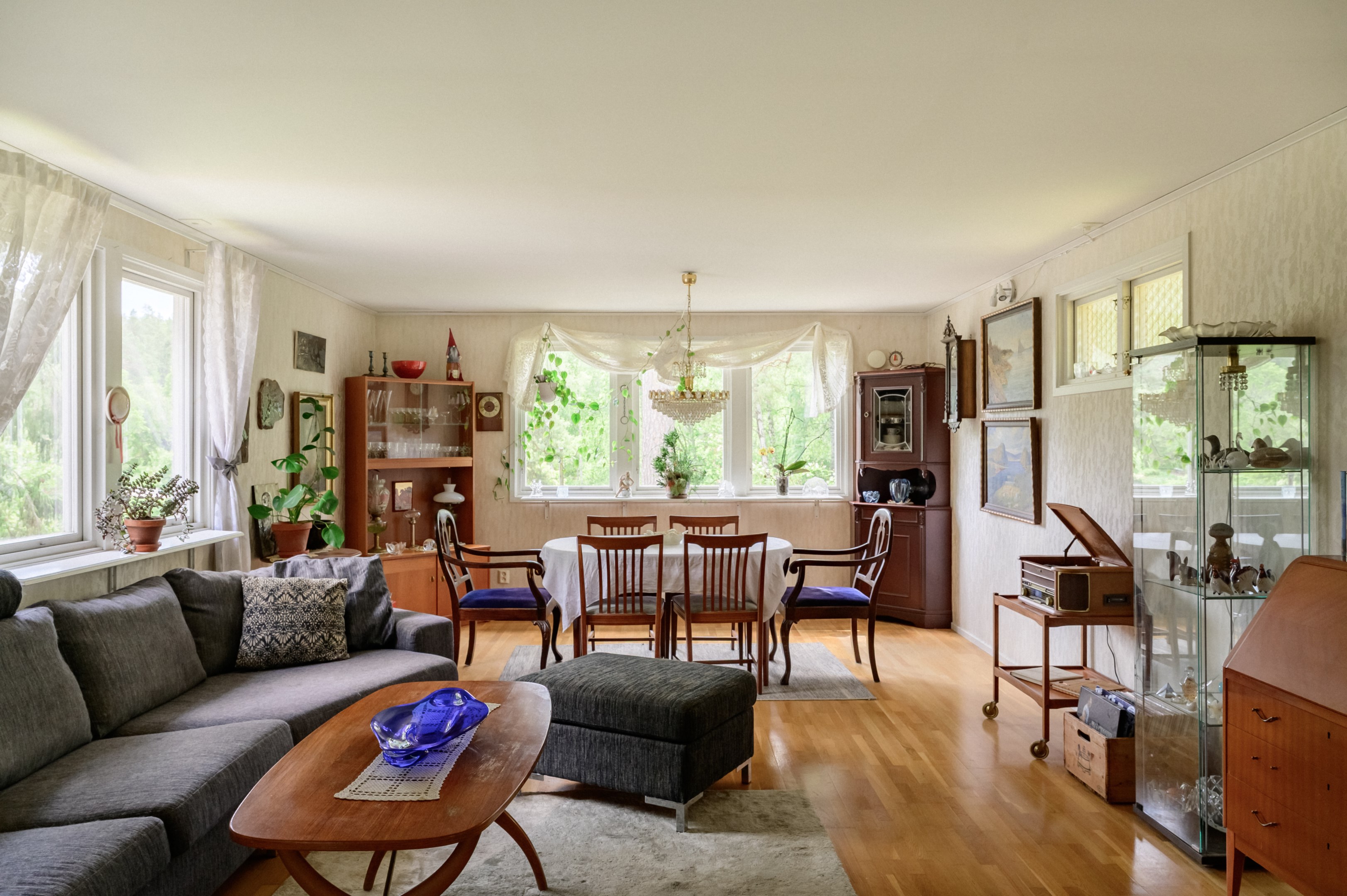 Bostadsbild från Risvägen 30, Såld i Vikingshill, Nacka