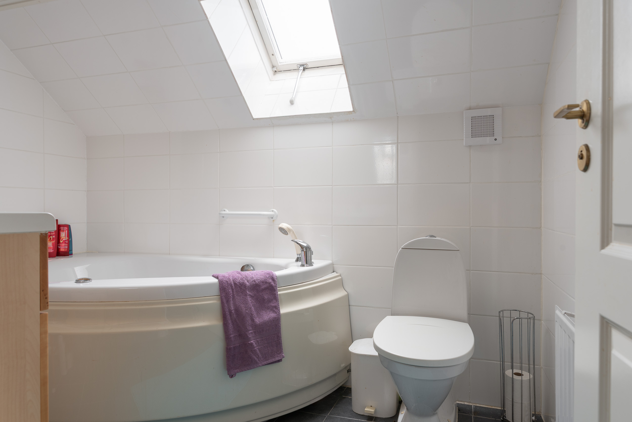 Bostadsbild från Iduns väg 6, Såld i Irsta, Västerås