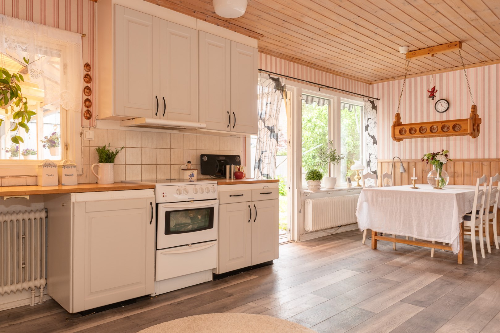 Bostadsbild från Törnrosgatan 12, Såld i Nordanby, Västerås