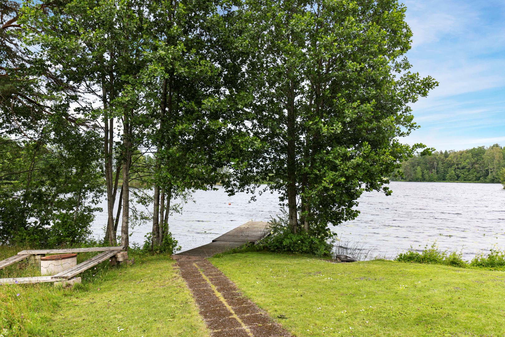 Bostadsbild från Uddnäsvägen 2, Såld i Gimo, Östhammar