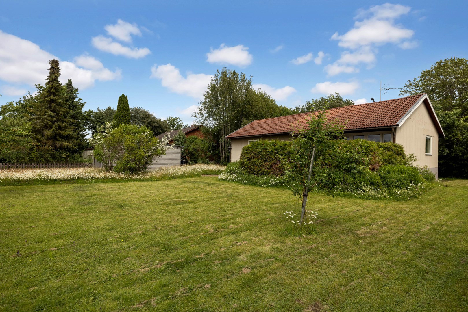 Bostadsbild från Flygargatan 15, Såld i Bärby Hage, Uppsala