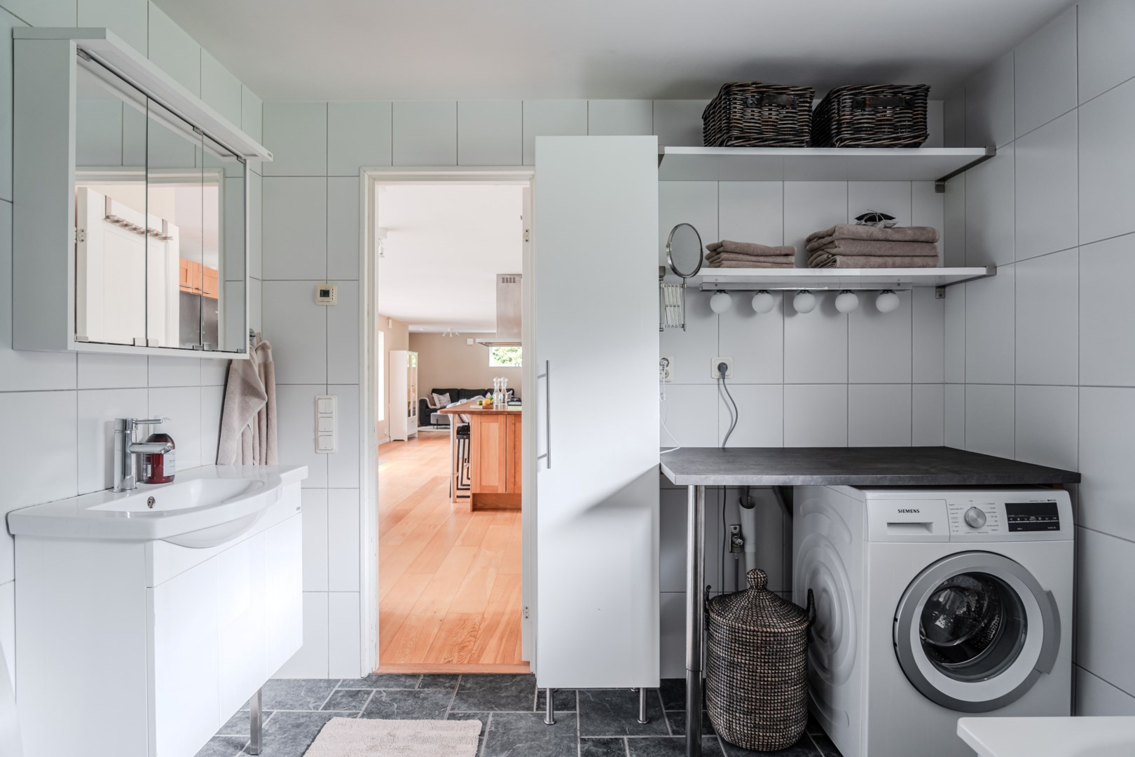 Bostadsbild från Strandsjövägen 42, Såld i Järlåsa, Uppsala