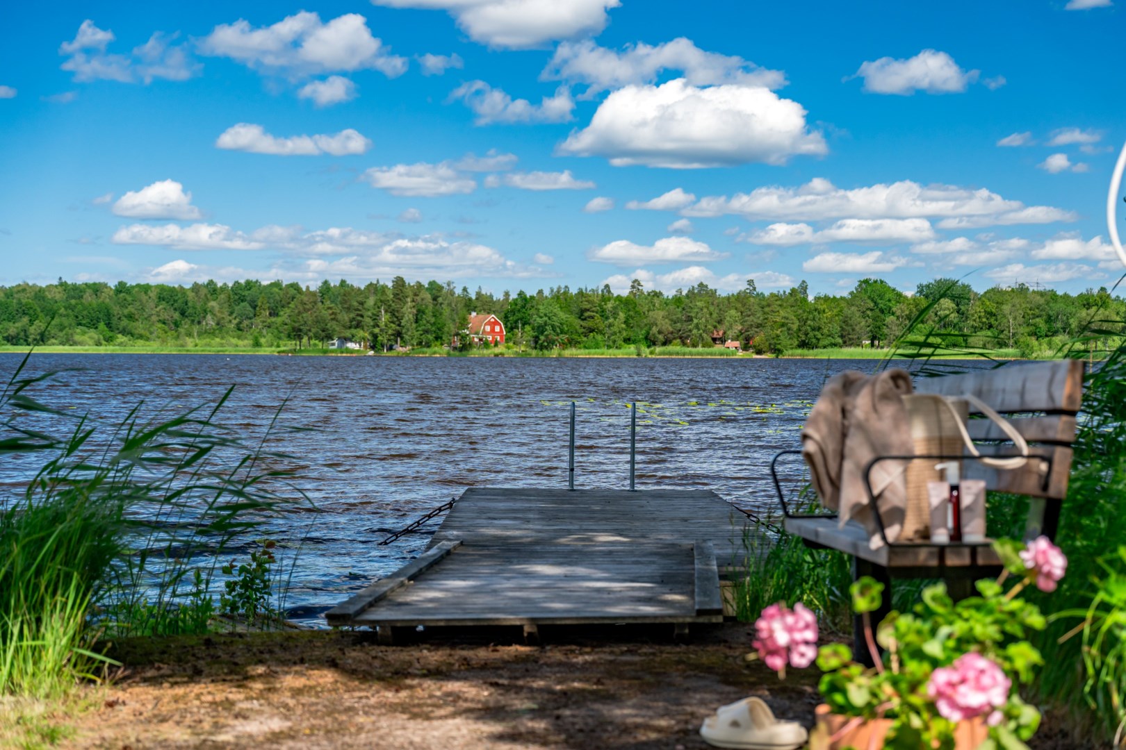 Bostadsbild från Strandsjövägen 42, Såld i Järlåsa, Uppsala