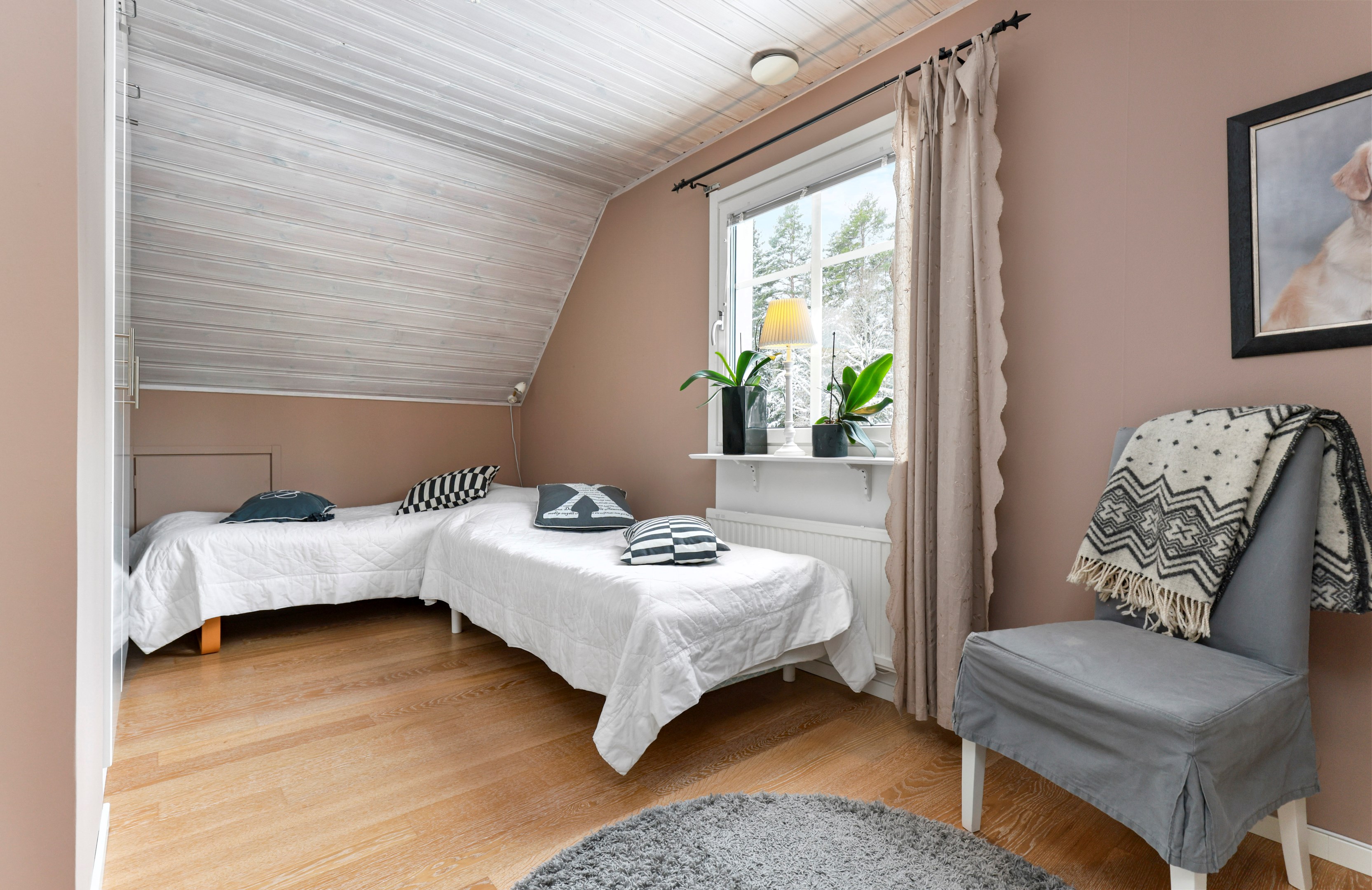 Bostadsbild från Rundvägen 45, Till salu i Alunda, Östhammar