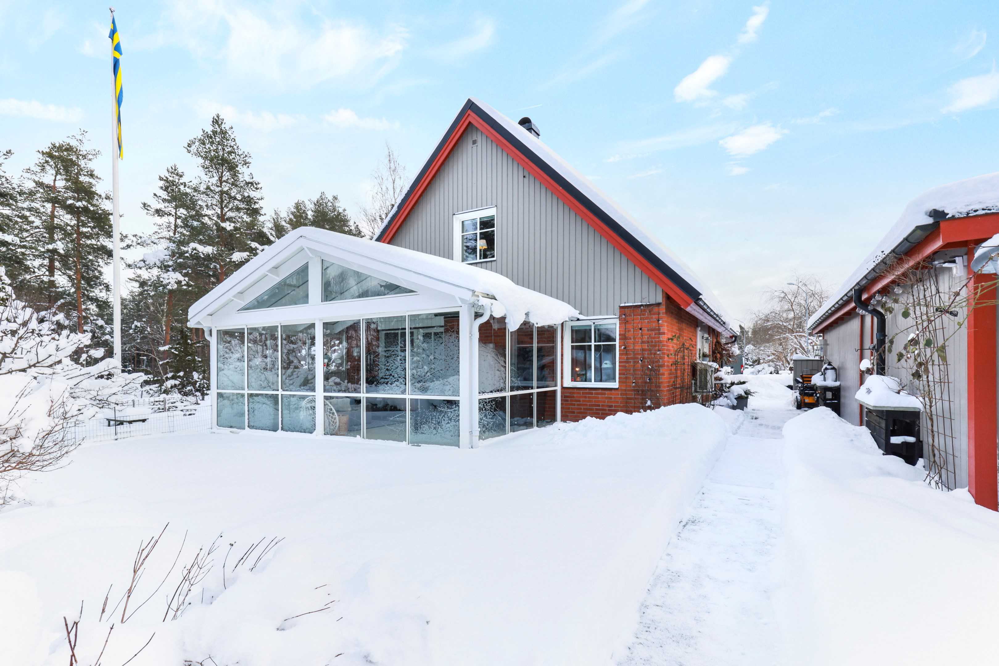 Bostadsbild från Rundvägen 45, Till salu i Alunda, Östhammar