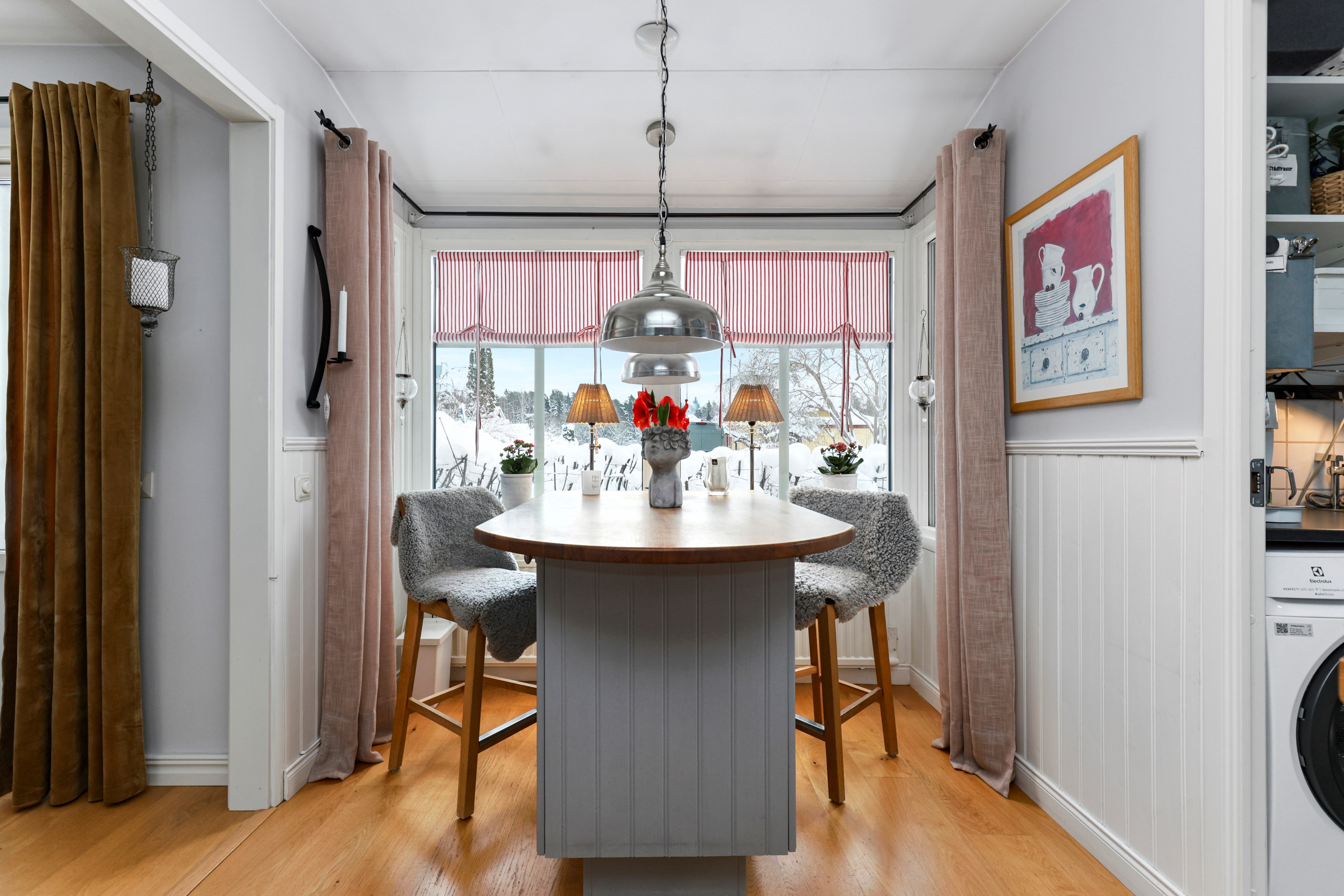 Bostadsbild från Rundvägen 45, Till salu i Alunda, Östhammar