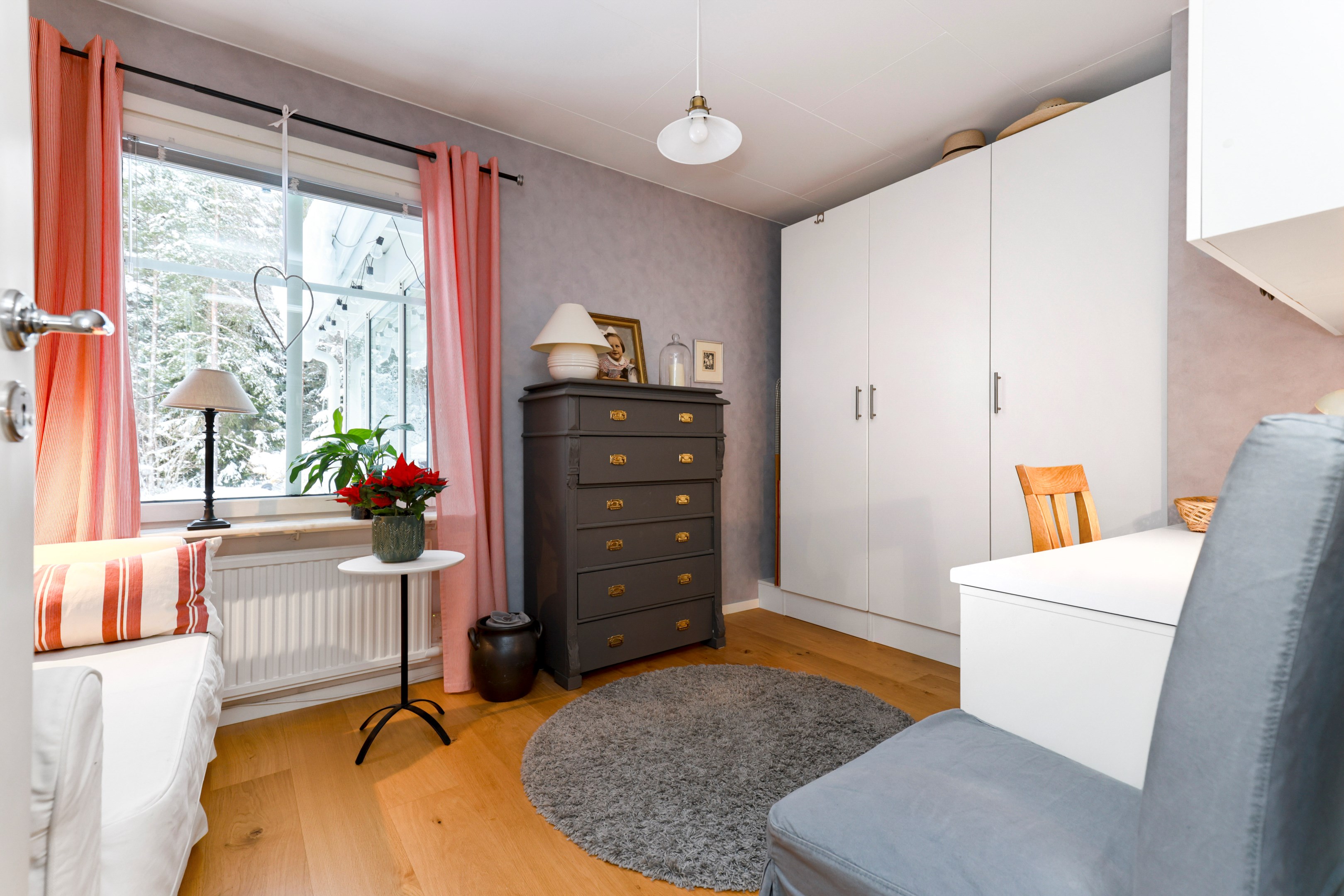 Bostadsbild från Rundvägen 45, Till salu i Alunda, Östhammar