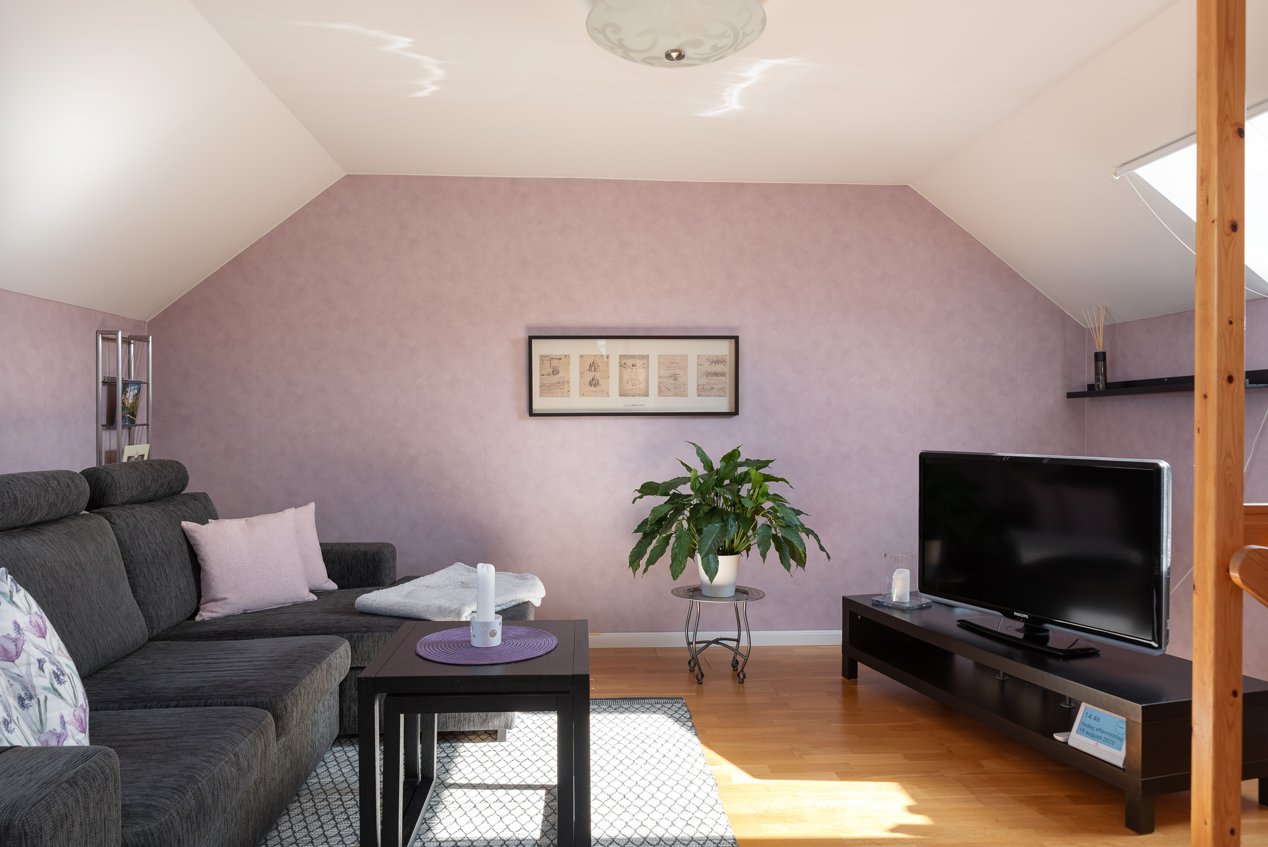 Bostadsbild från Tulpangatan 28, Såld i Gryta, Västerås