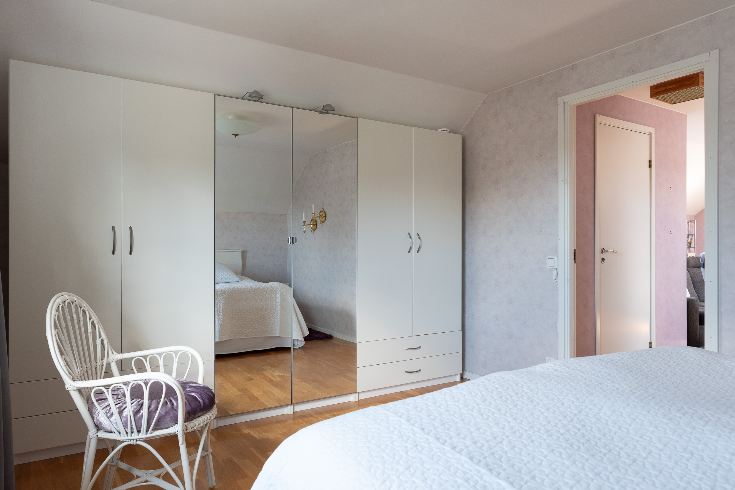 Bostadsbild från Tulpangatan 28, Såld i Gryta, Västerås