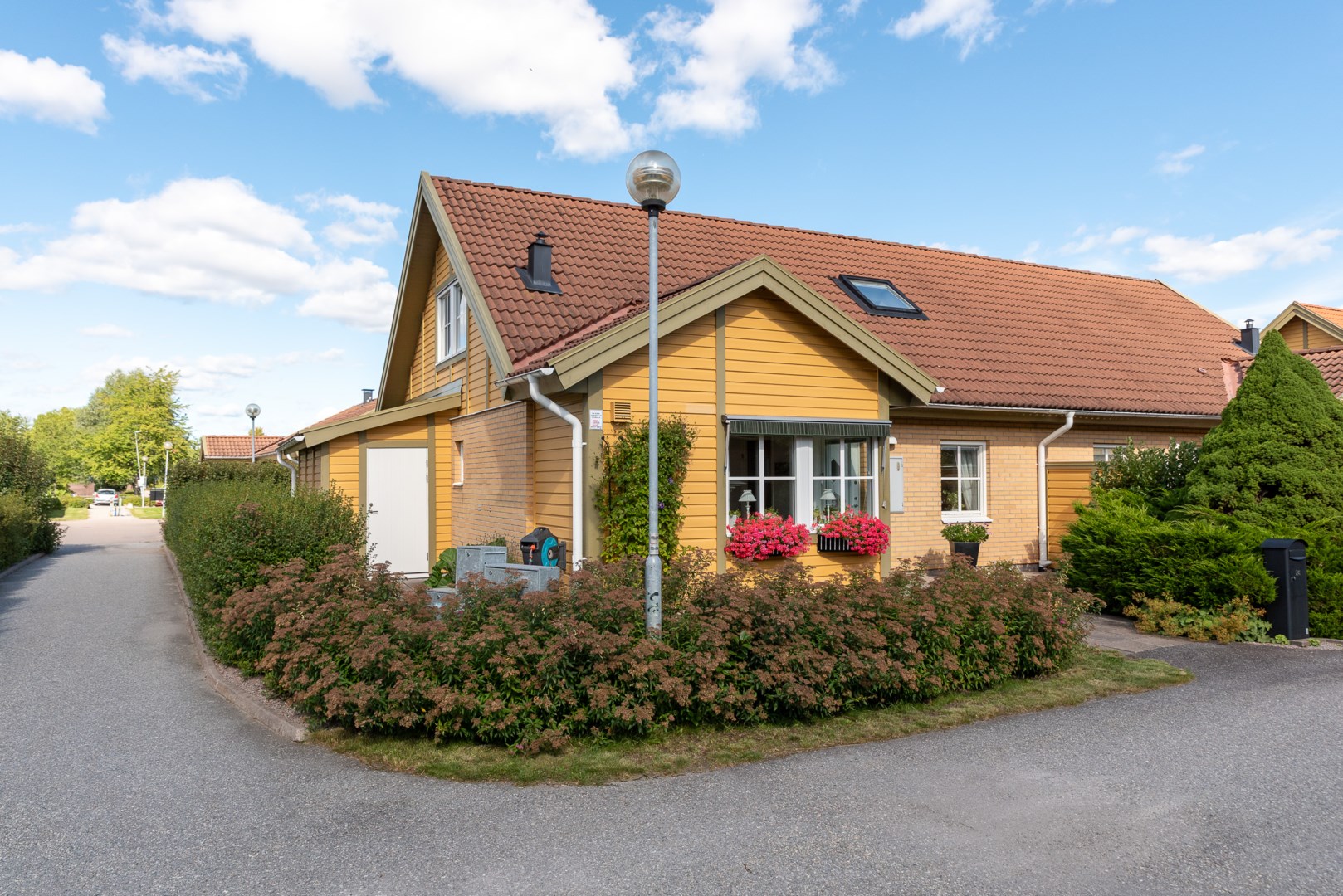 Bostadsbild från Tulpangatan 28, Såld i Gryta, Västerås