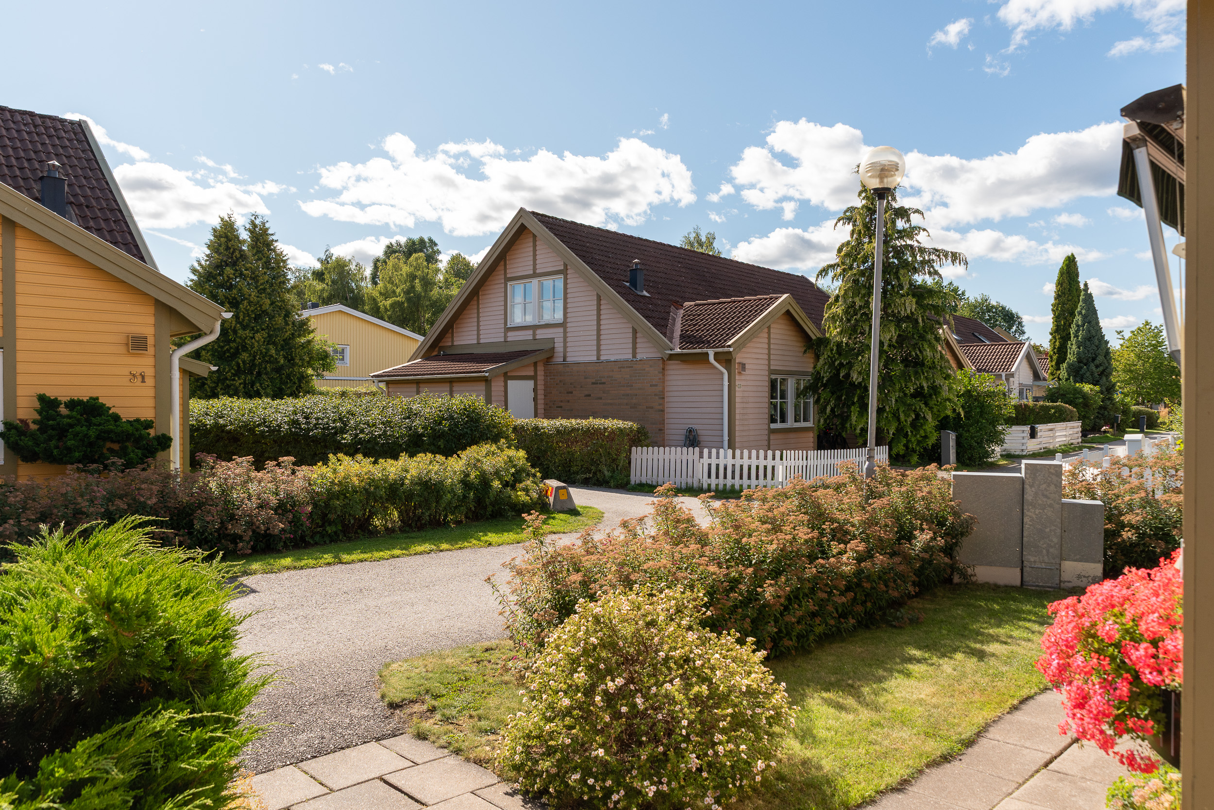 Bostadsbild från Tulpangatan 28, Såld i Gryta, Västerås