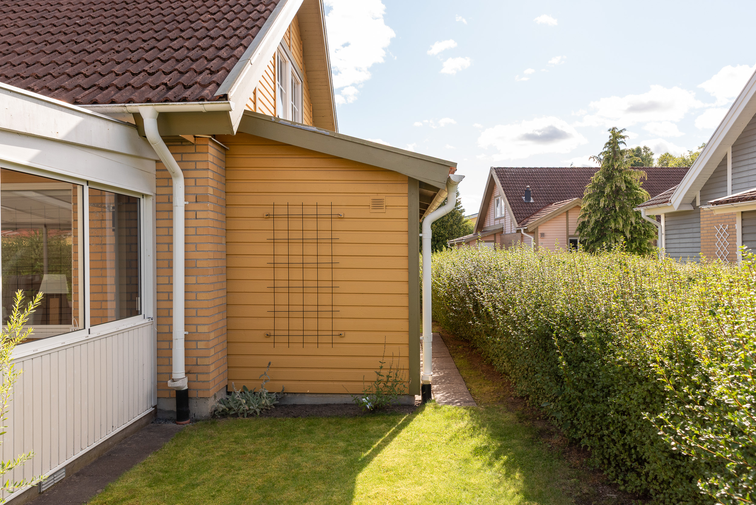 Bostadsbild från Tulpangatan 28, Såld i Gryta, Västerås