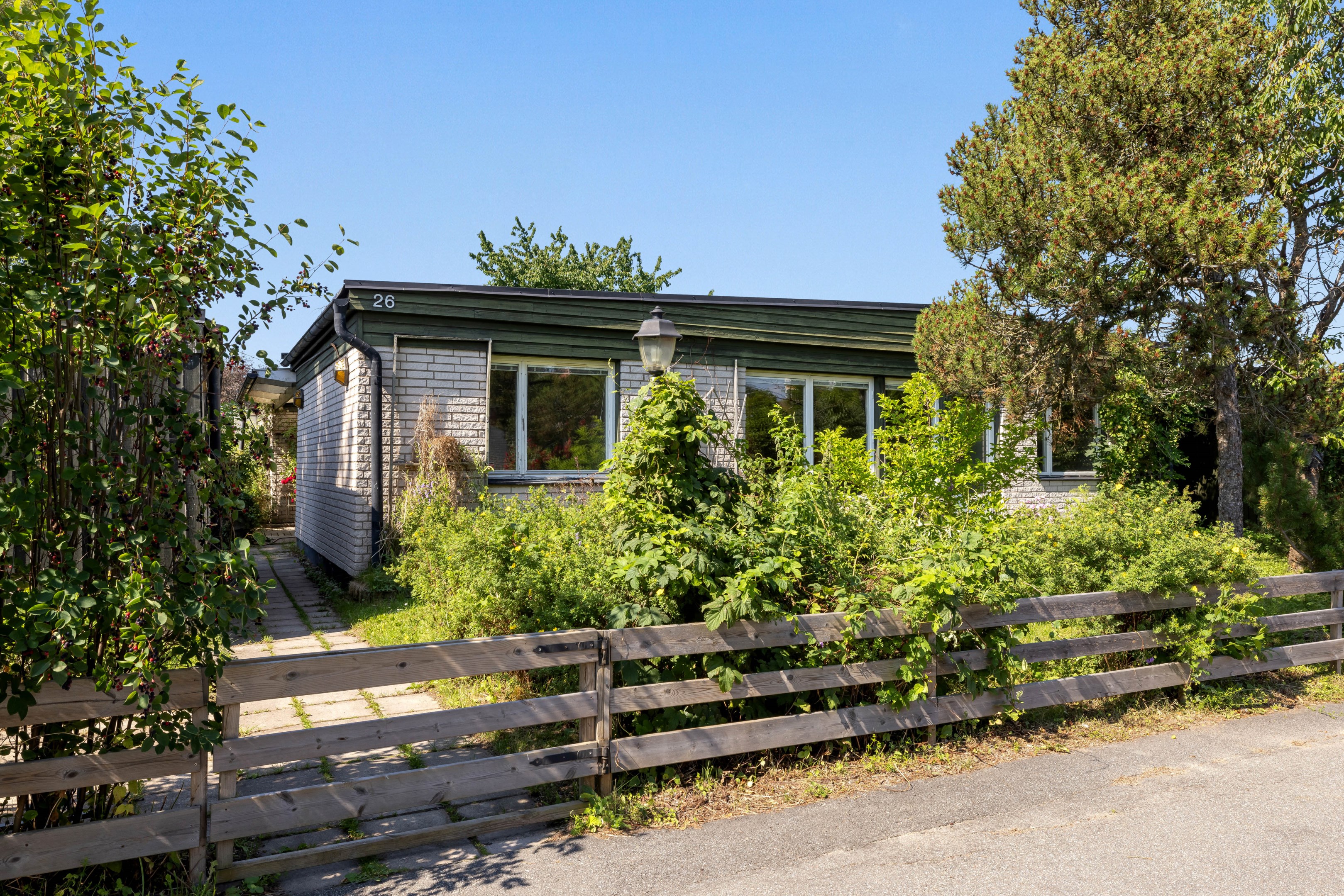 Bostadsbild från Jordgubbsgatan 26, Såld i Årsta, Uppsala