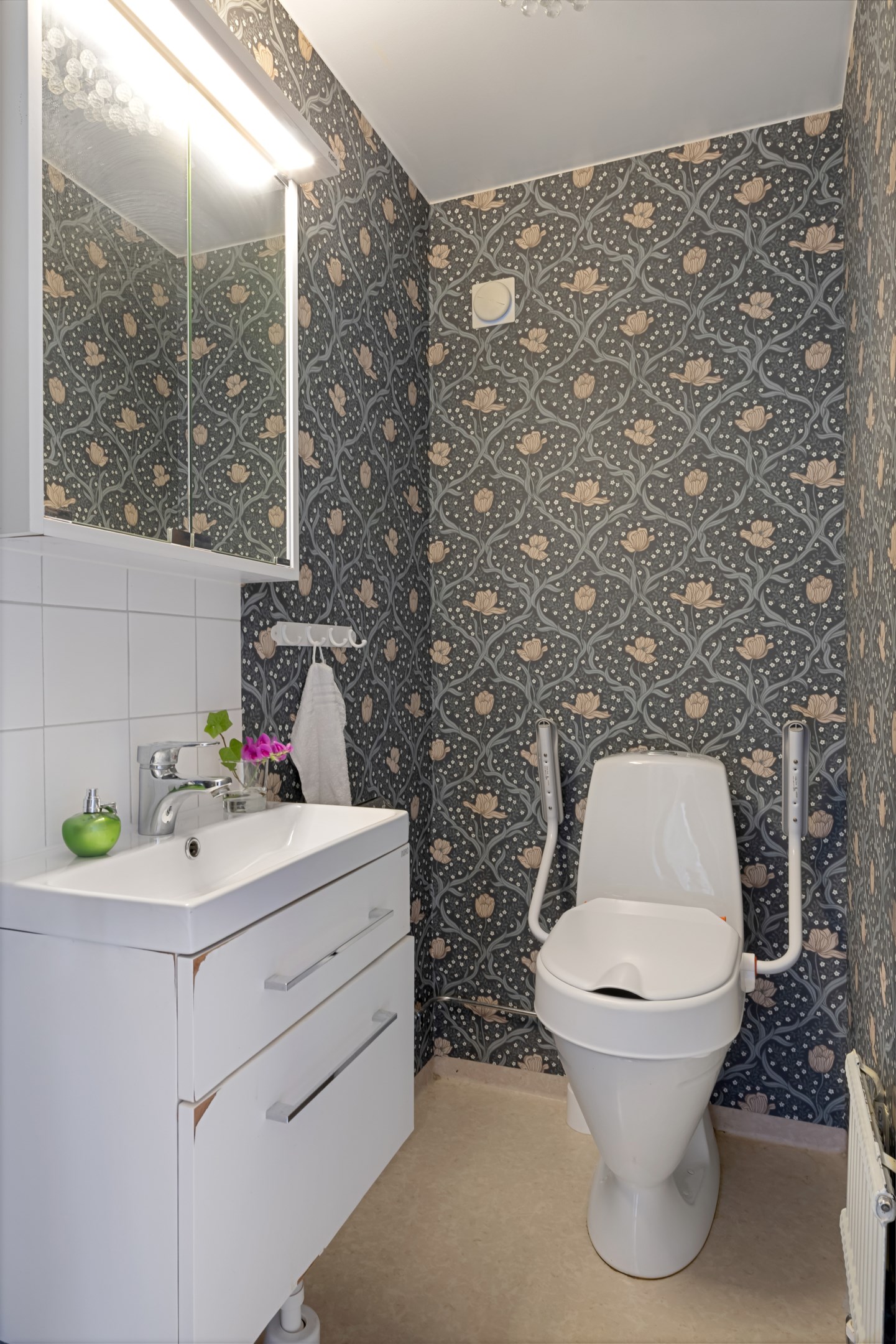 Bostadsbild från Jordgubbsgatan 26, Såld i Årsta, Uppsala