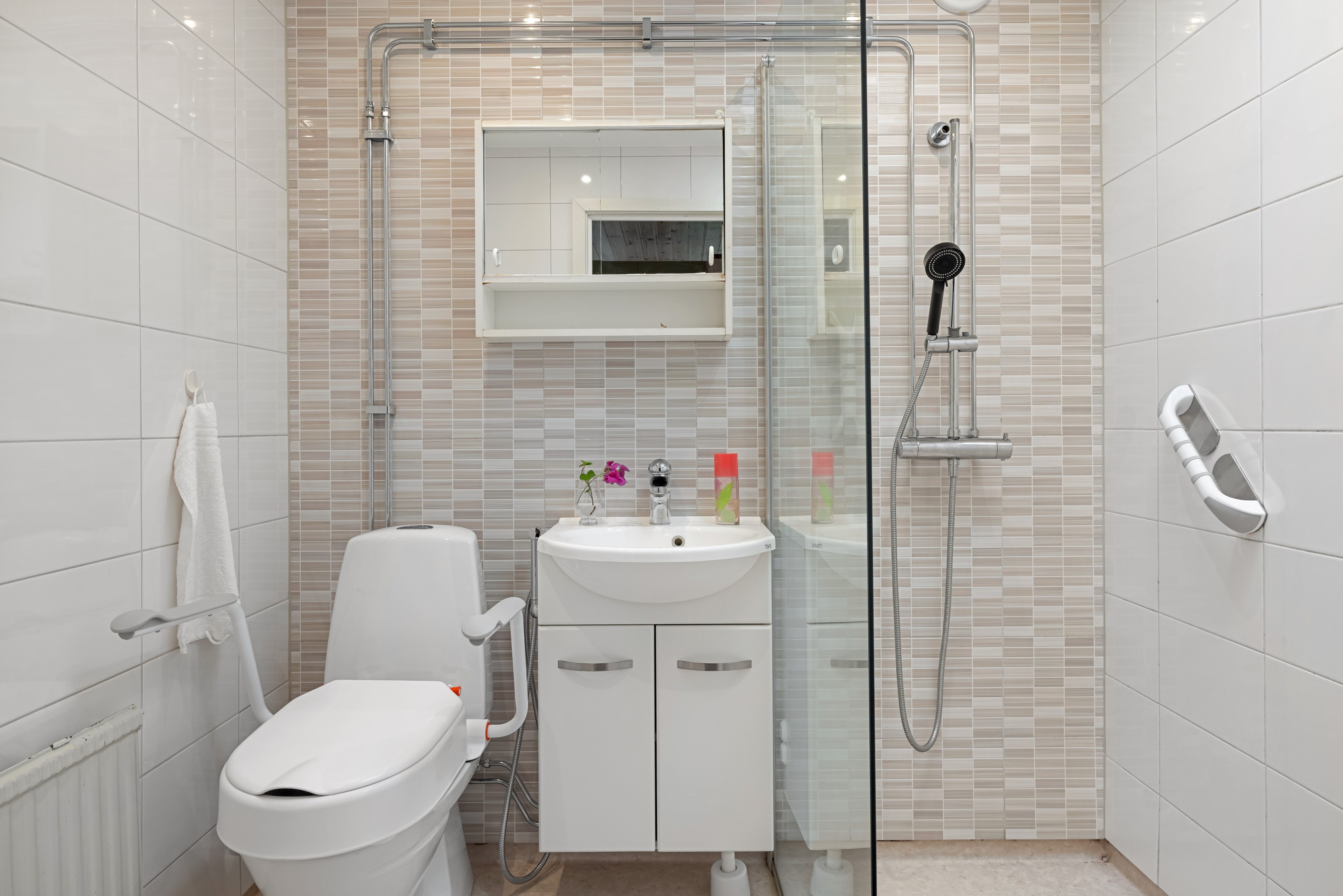 Bostadsbild från Jordgubbsgatan 26, Såld i Årsta, Uppsala