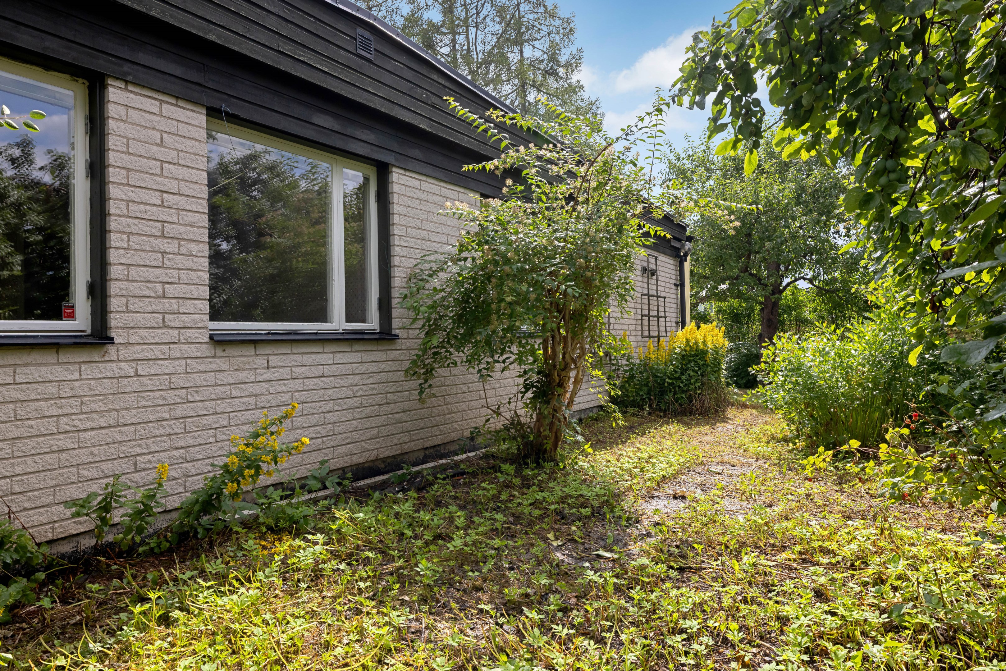 Bostadsbild från Jordgubbsgatan 26, Såld i Årsta, Uppsala